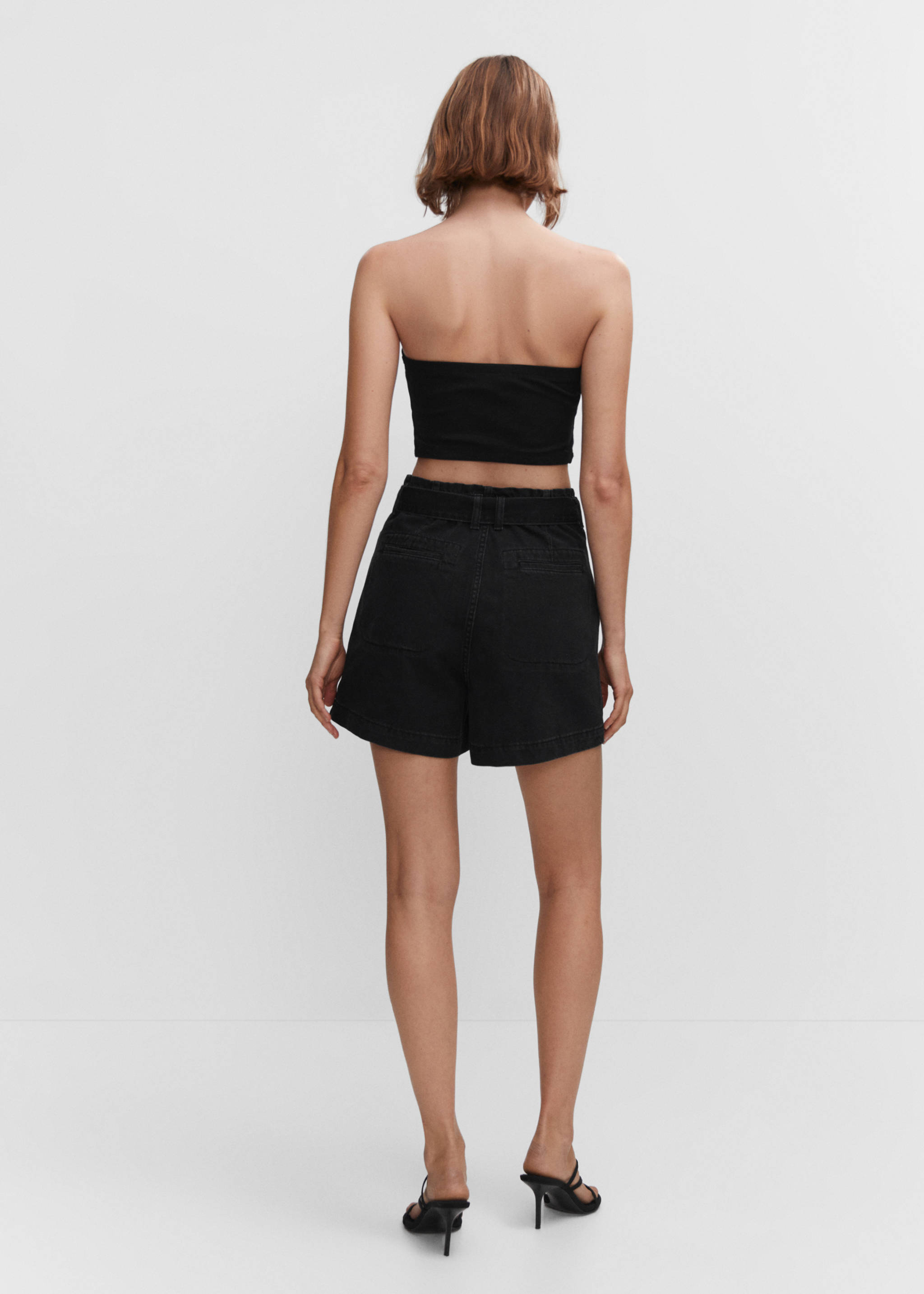 Paperbag shorts with belt - Reverse of the article