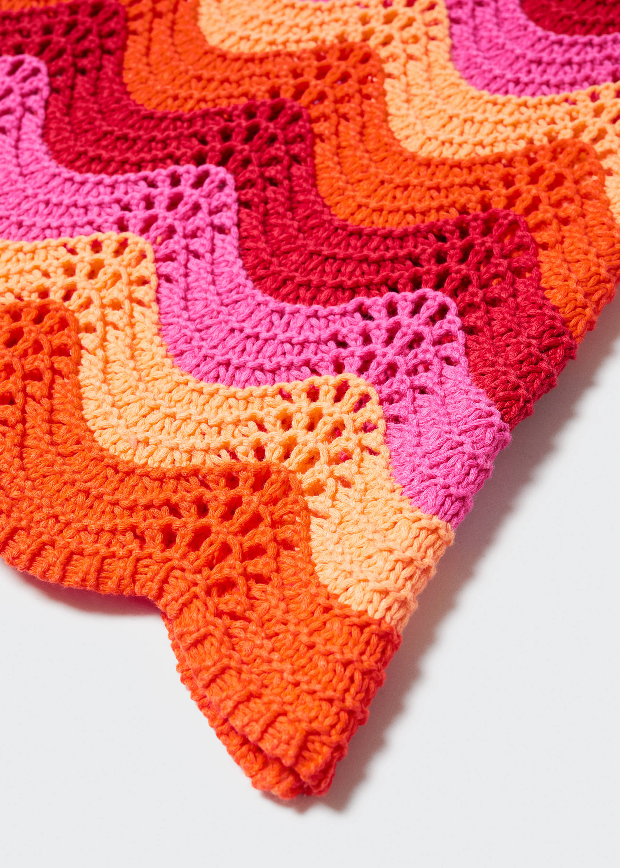 Knitted mini-skirt with lace accents - Details of the article 8