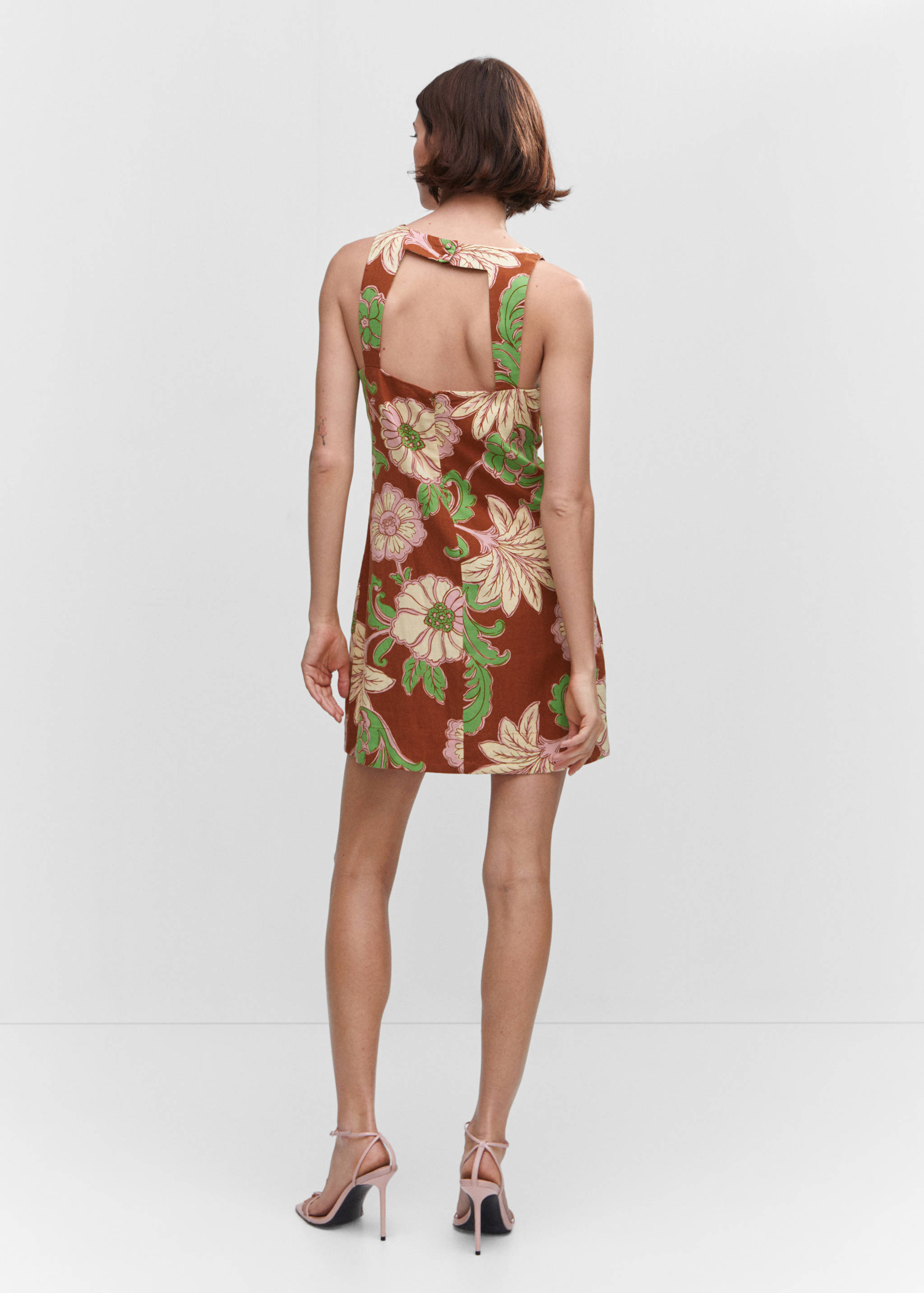 Leinenkleid mit rückwärtigem Cut-Out - Rückseite des Artikels