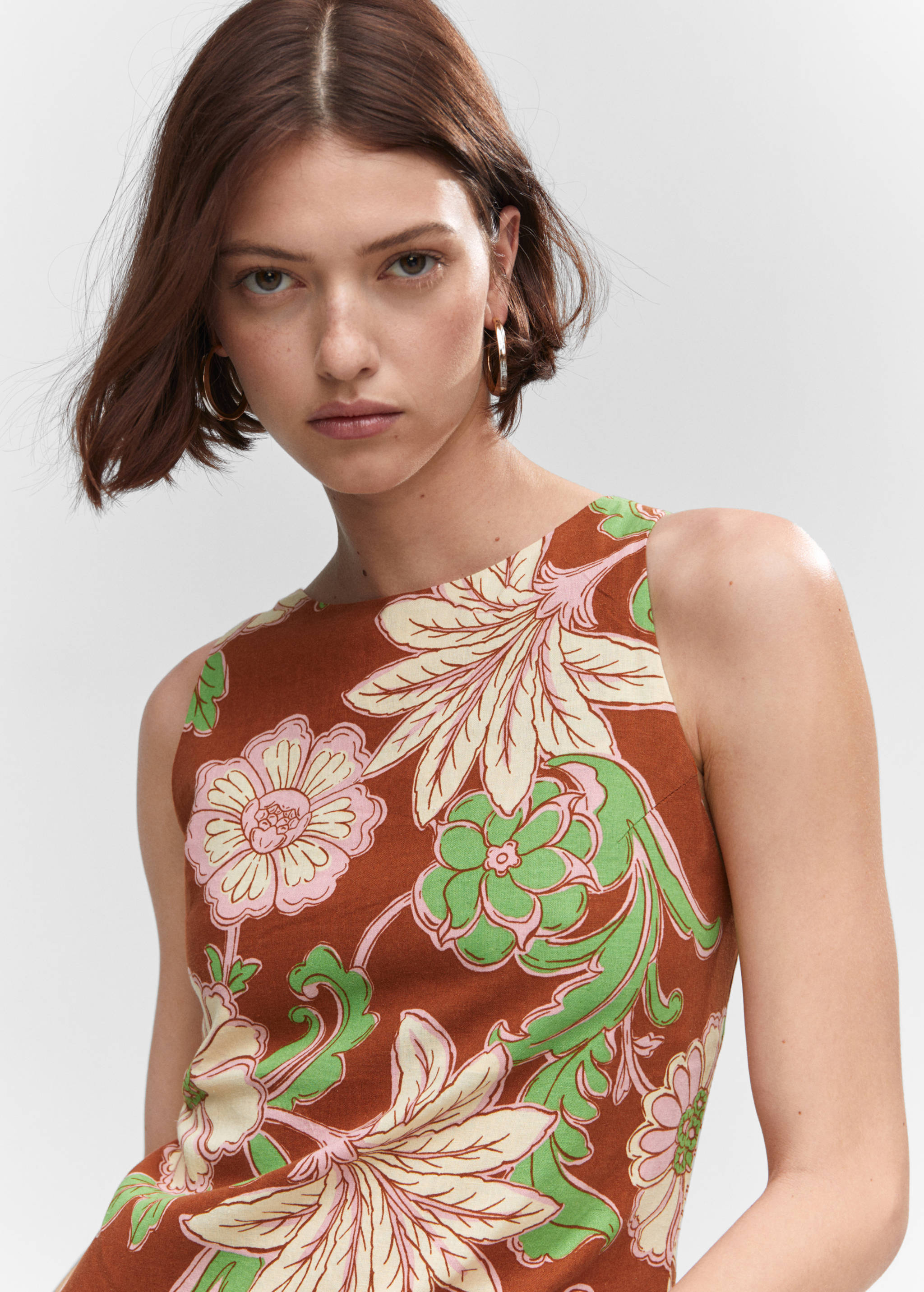 Leinenkleid mit rückwärtigem Cut-Out - Detail des Artikels 1