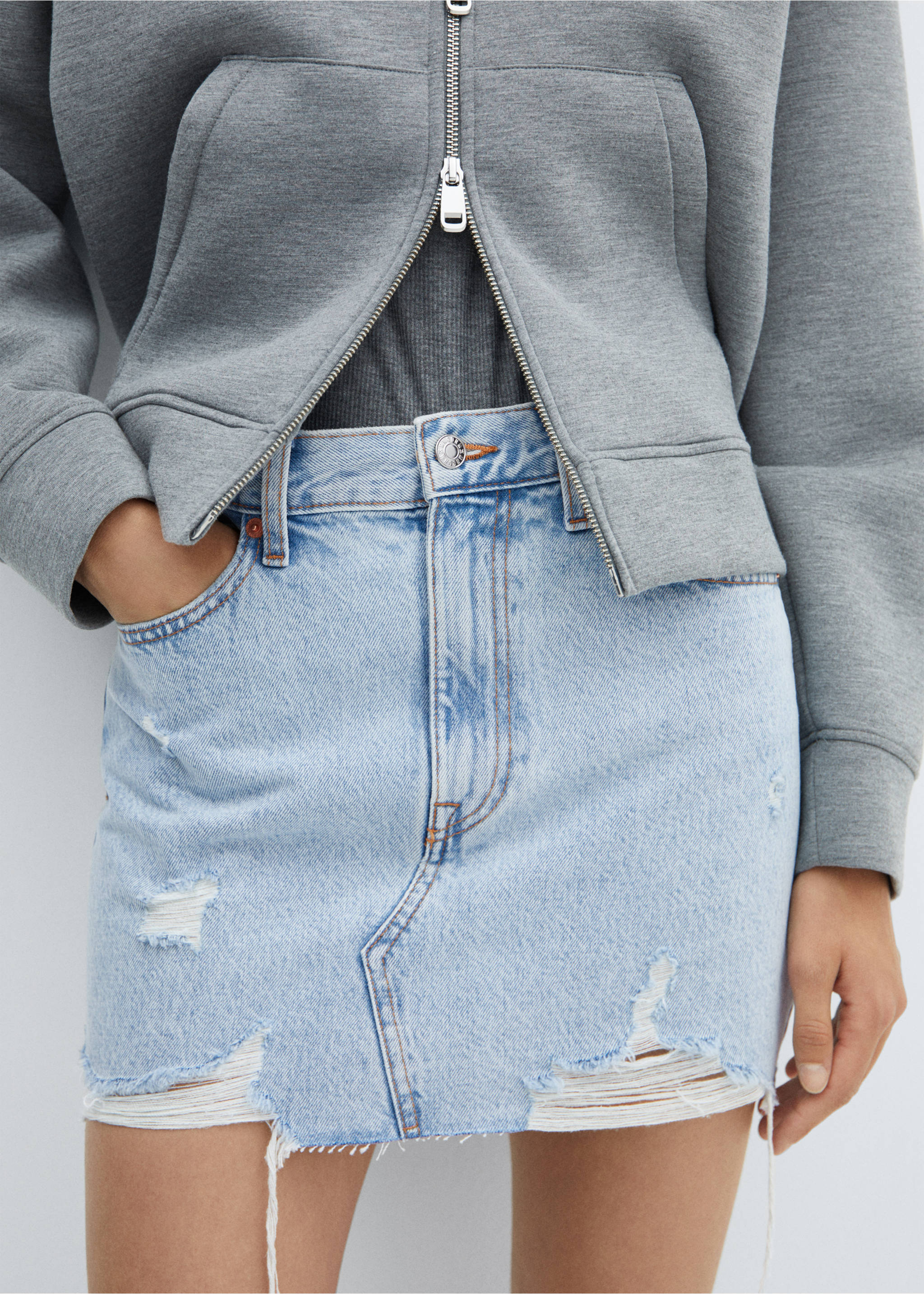 Denim mini-skirt - Details of the article 6, Light Blue. Ref: 57040292-00.