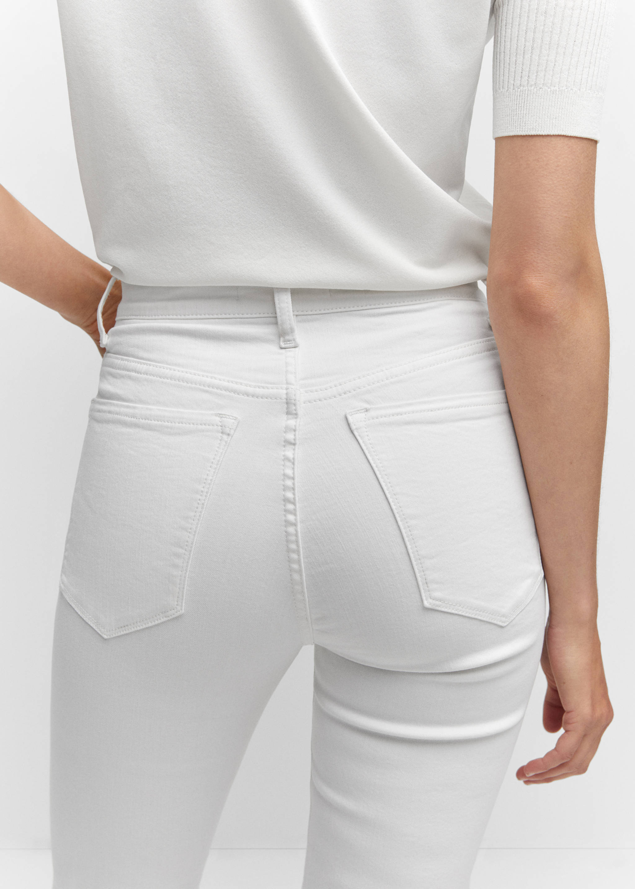 Crop flared jeans - Details of the article 6