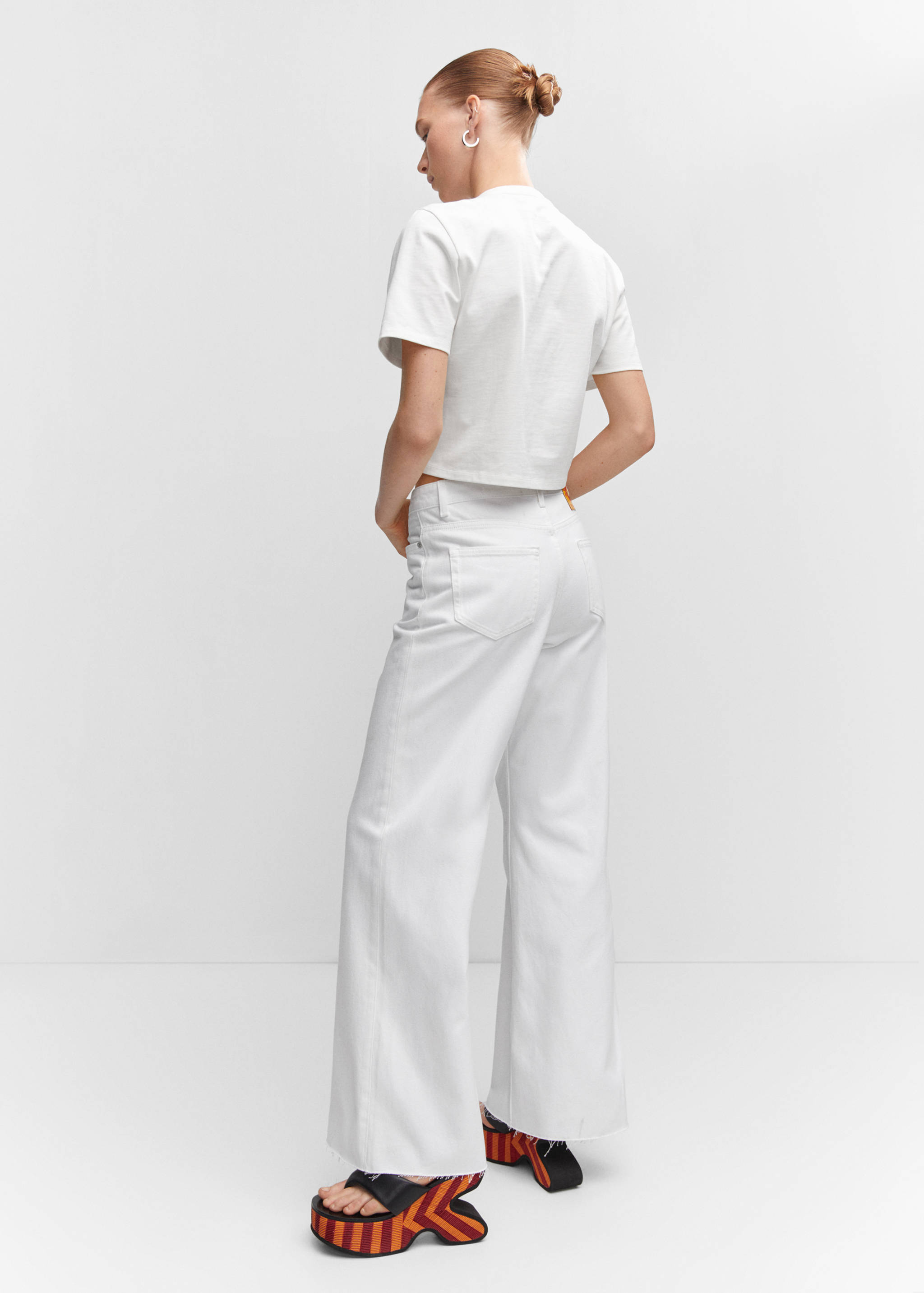 High-rise wideleg jeans  - Reverse of the article