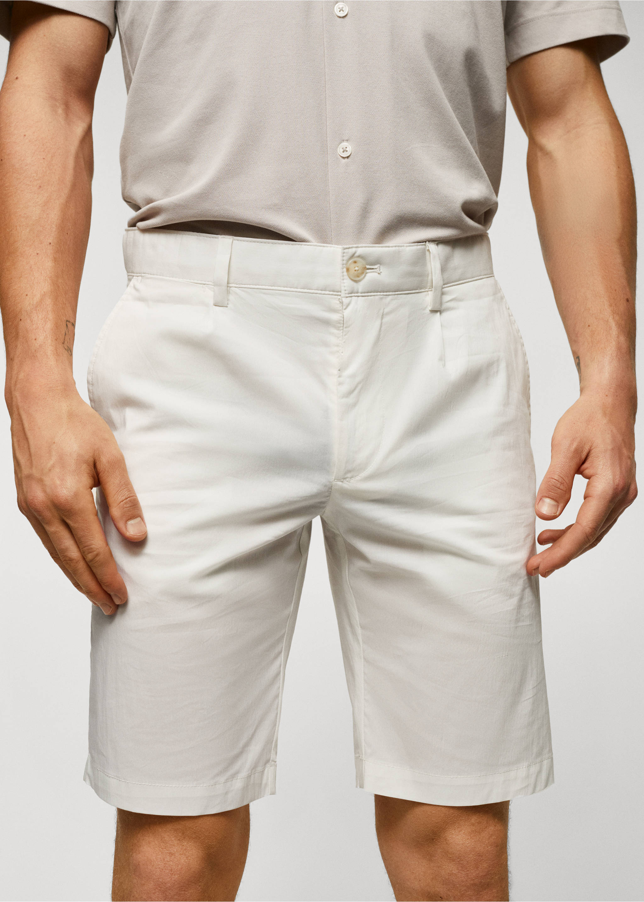 Cotton pleated Bermuda shorts - Details of the article 1, Off White. Ref: 57040551-00.