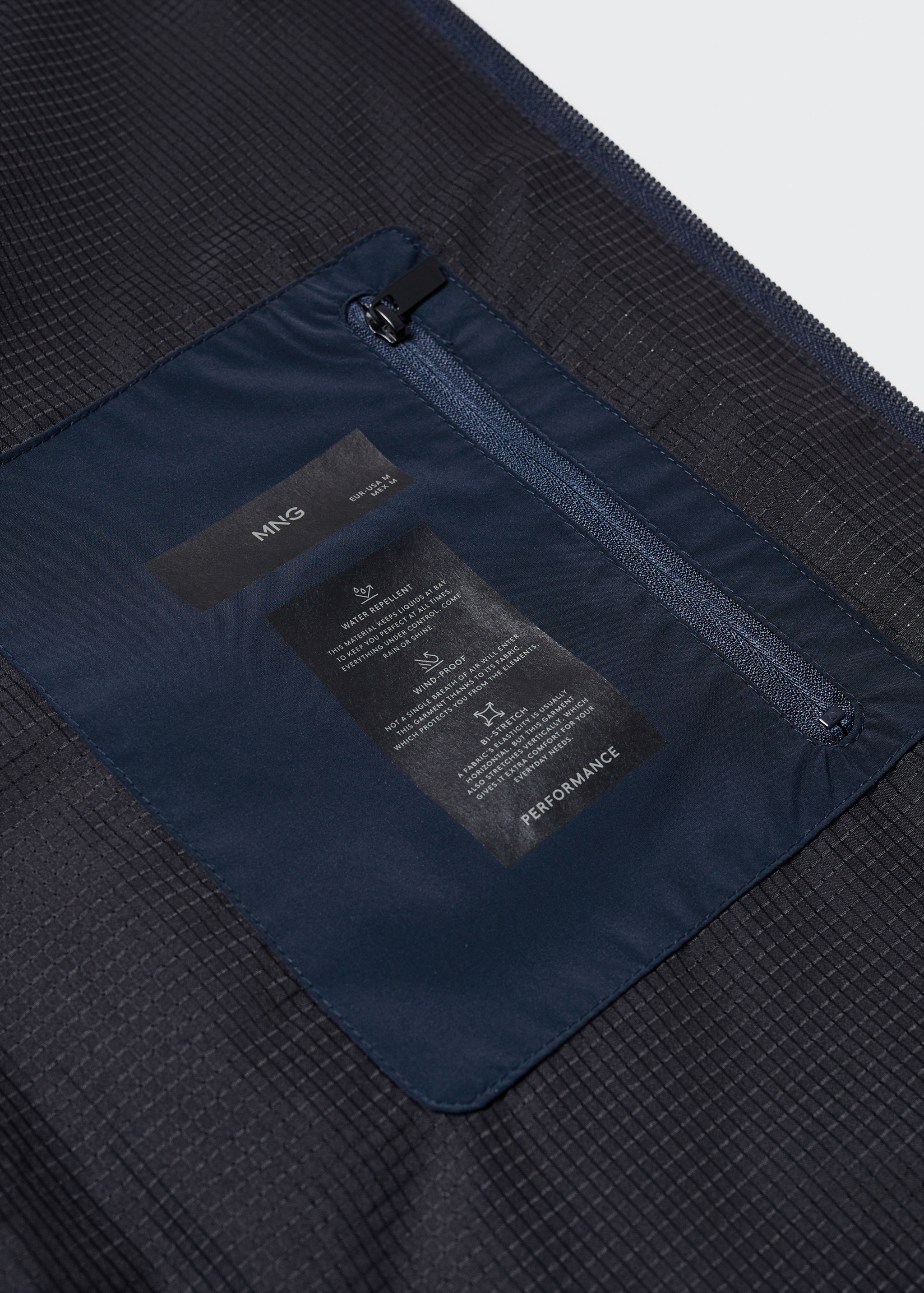 Jaqueta bomber water-repellent - Detall de l'article 8