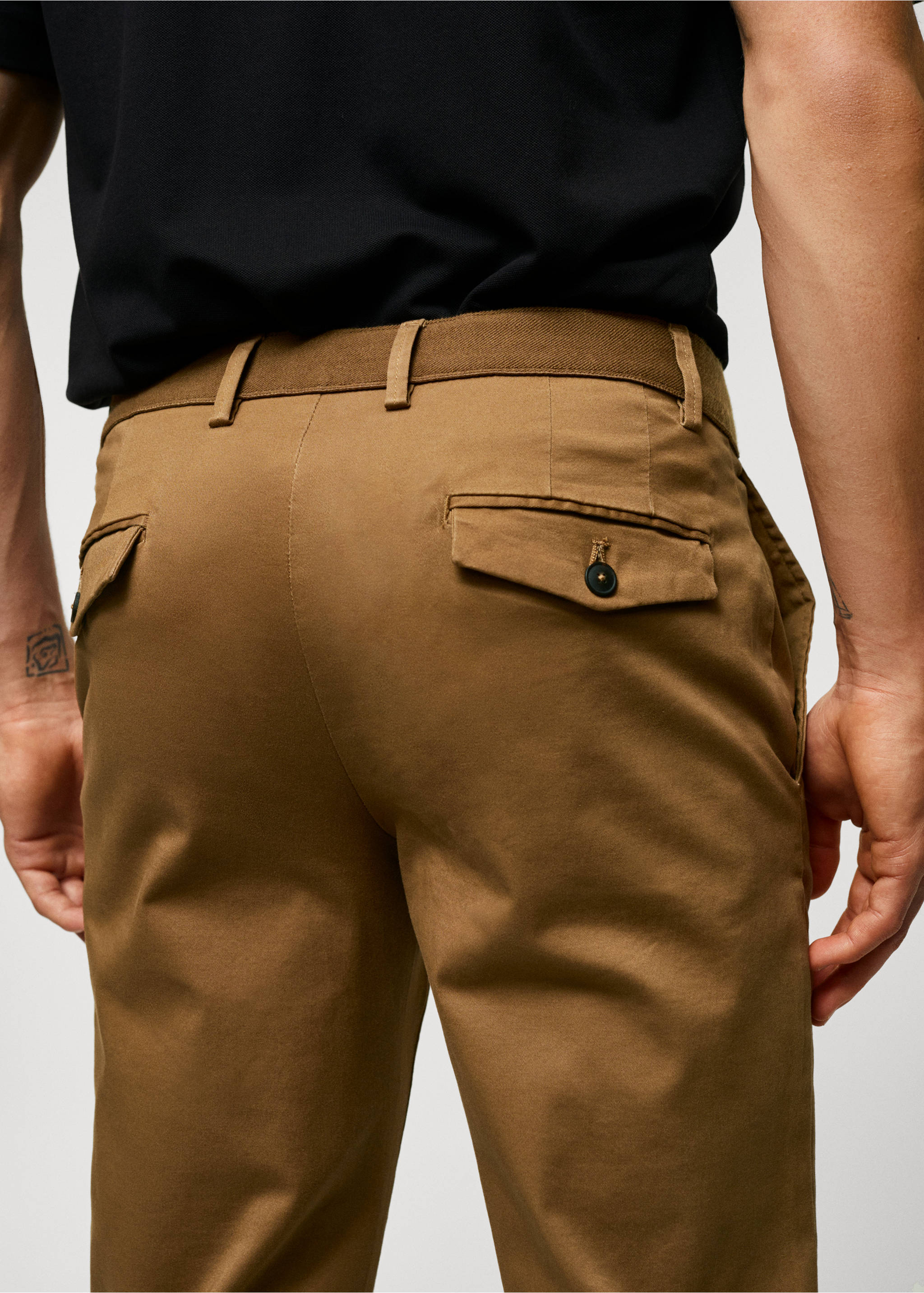 Cotton tapered crop trousers - Details of the article 6, Coffee. Ref: 57040567-00.