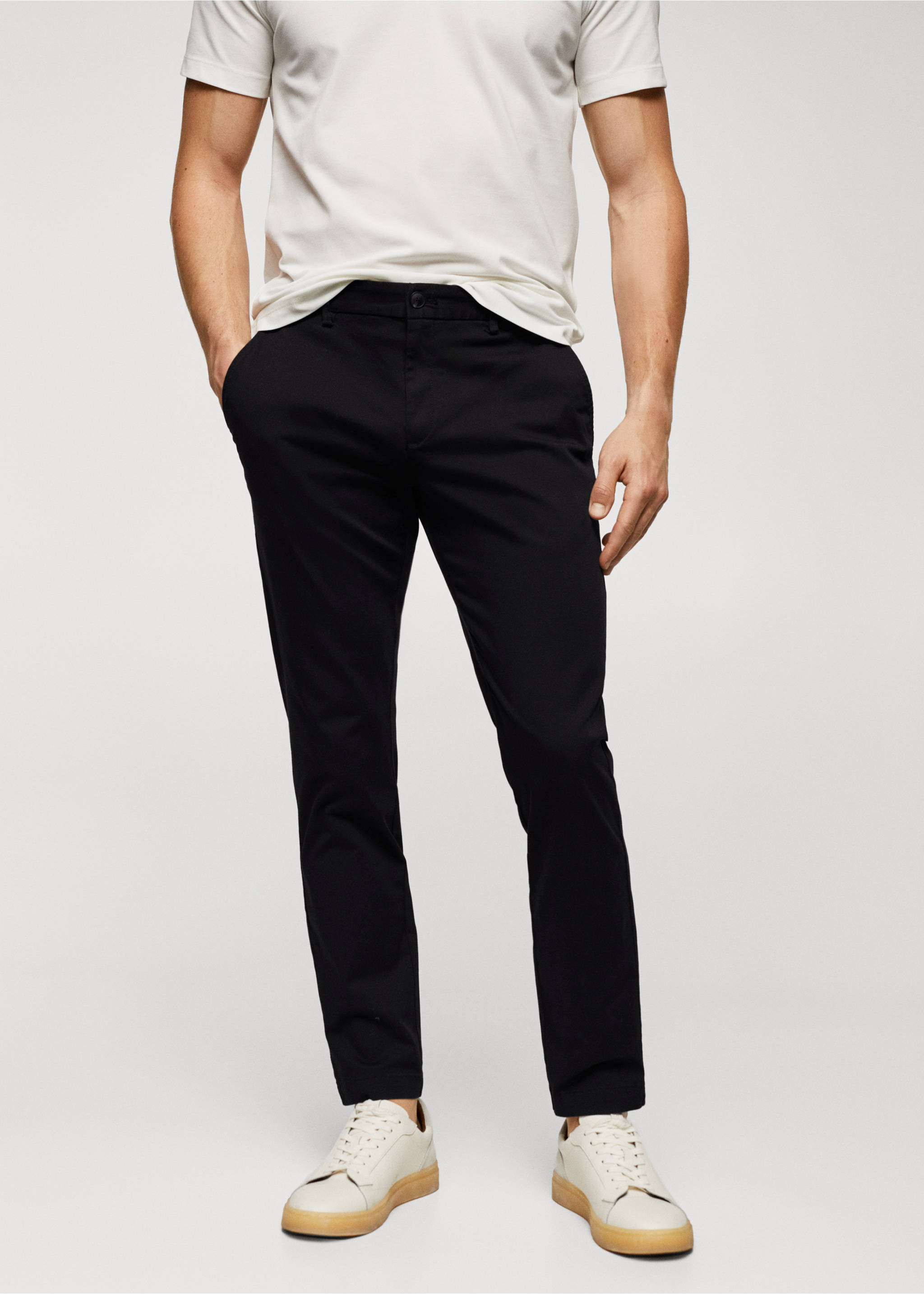 Cotton tapered crop trousers - Medium plane, Black. Ref: 57040567-00.