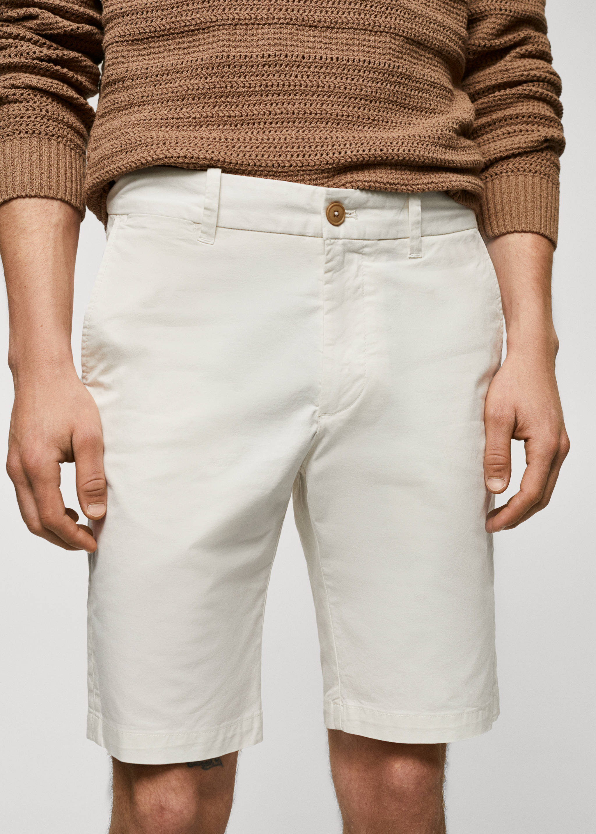 Slim-fit chino cotton bermuda shorts - Details of the article 1