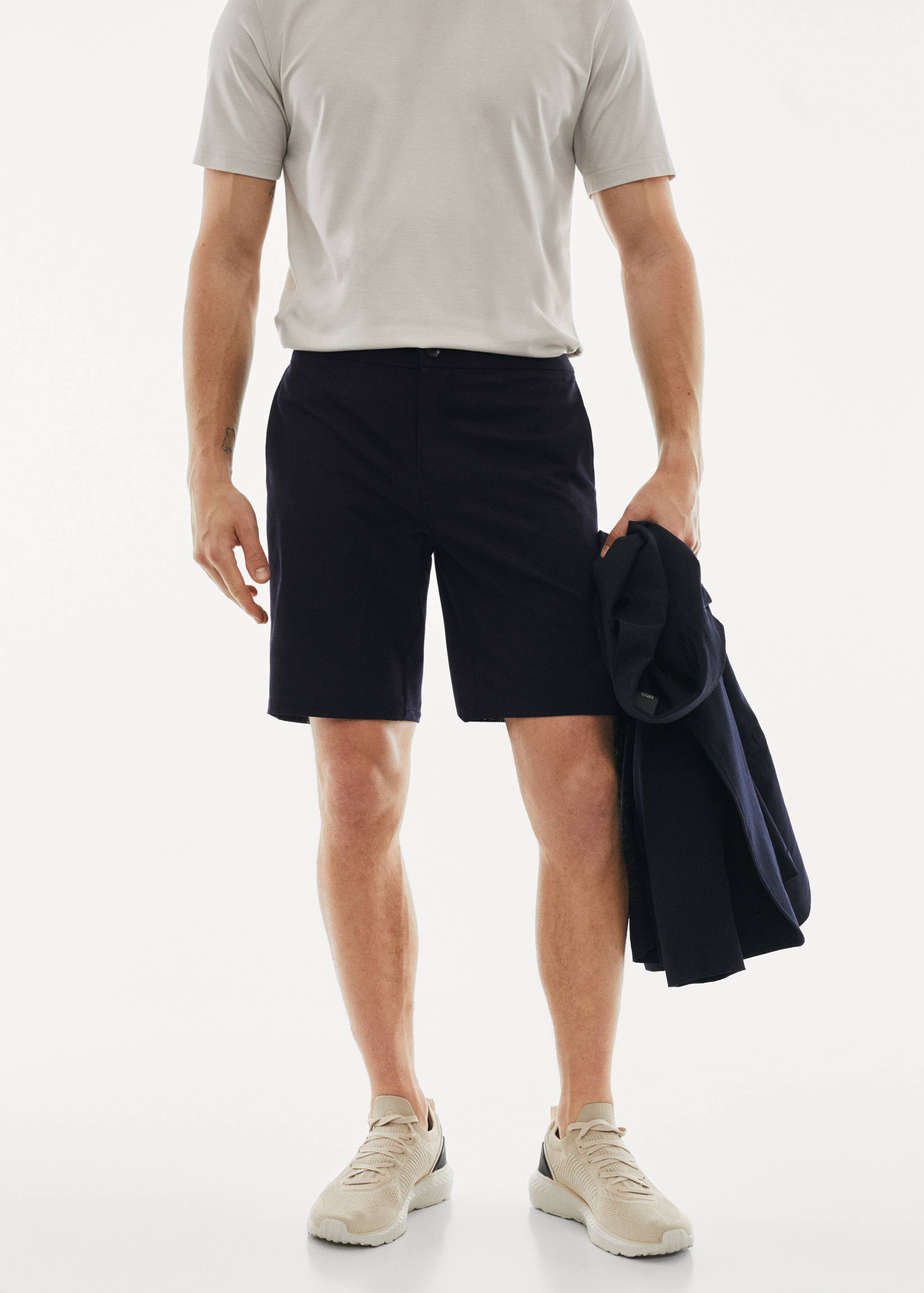 Wasserabweisende Stretch-Bermudashorts - Mittlere Ansicht