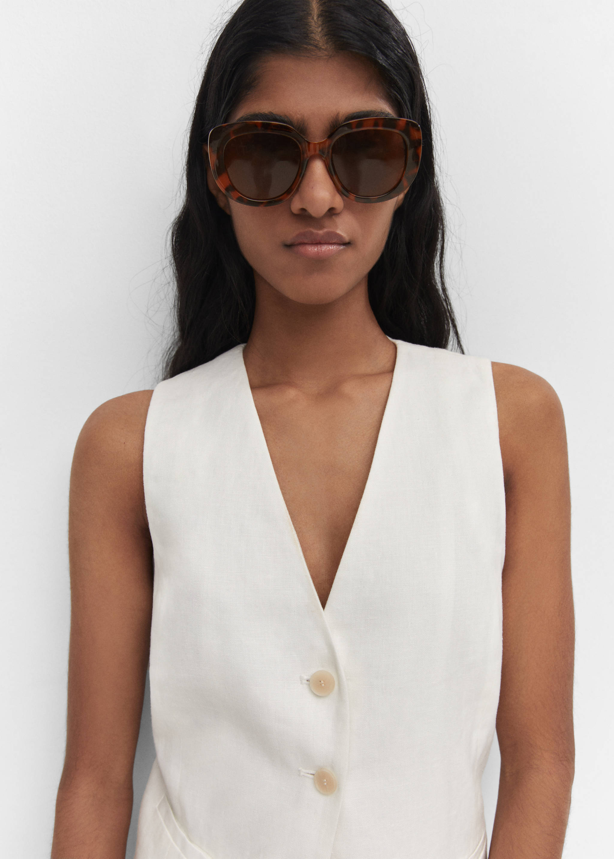 Tortoiseshell rounded sunglasses - General plane