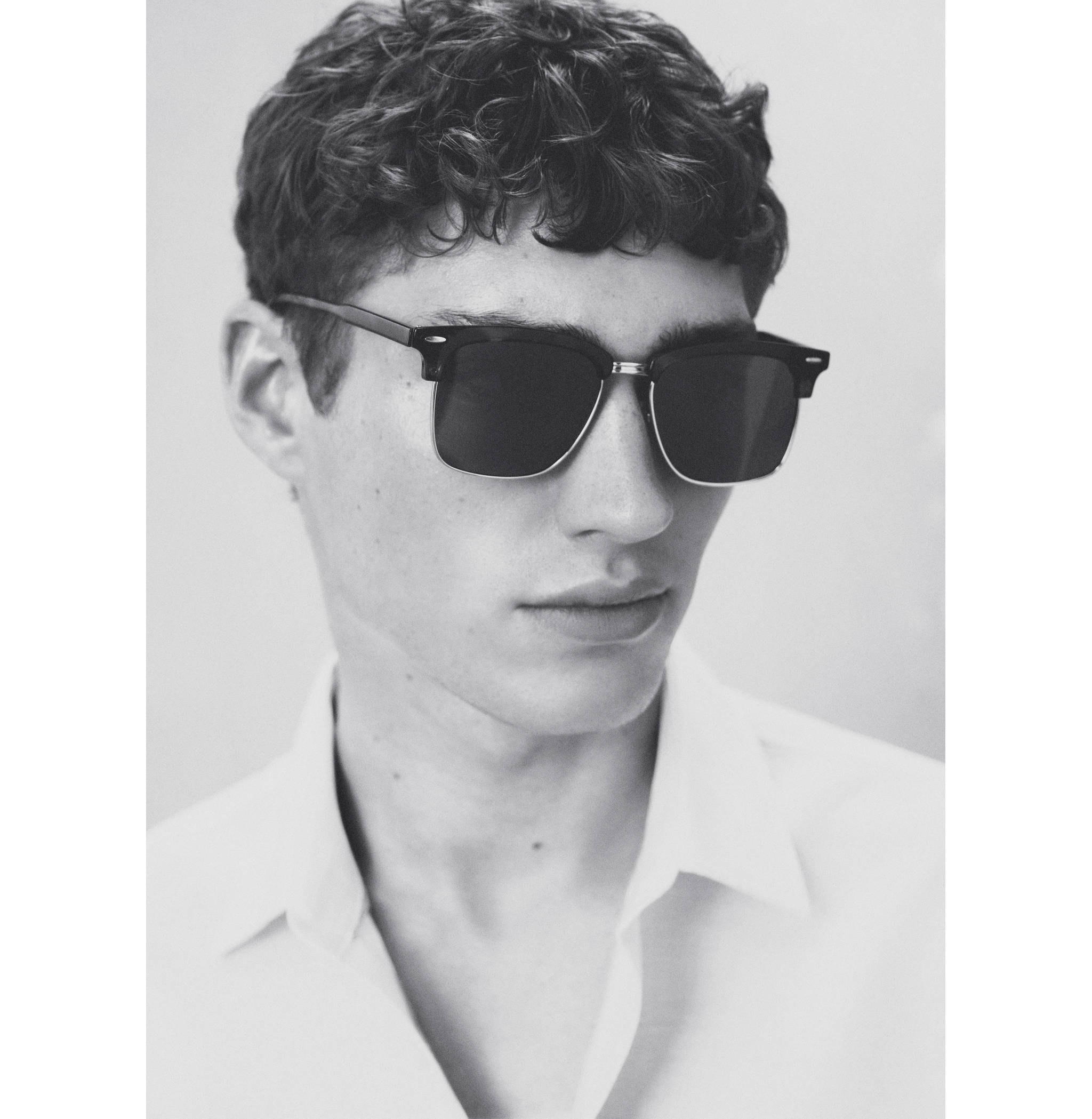 Polarised sunglasses - General plane