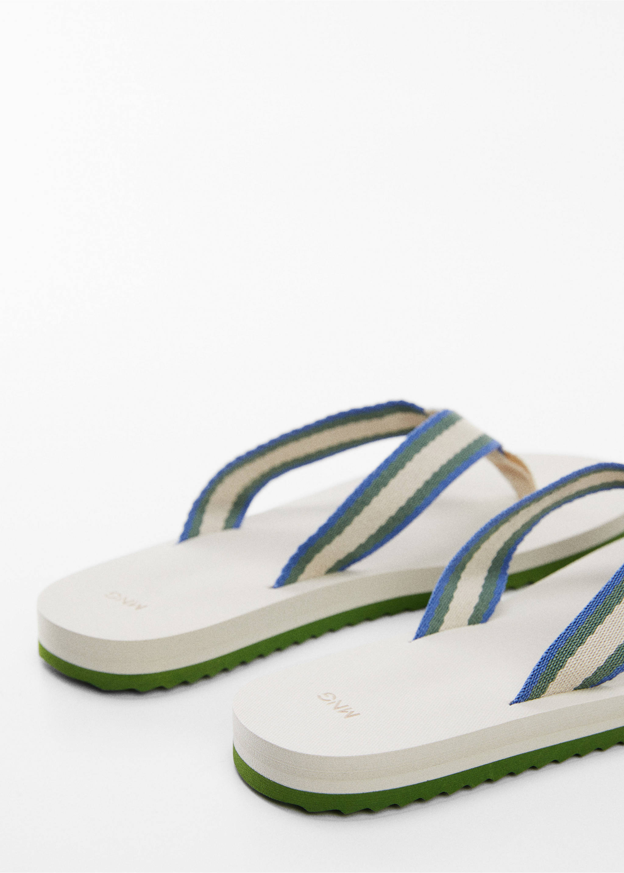 Flip-flops with contrasting colour straps - Details of the article 2, Beige. Ref: 57040672-00.