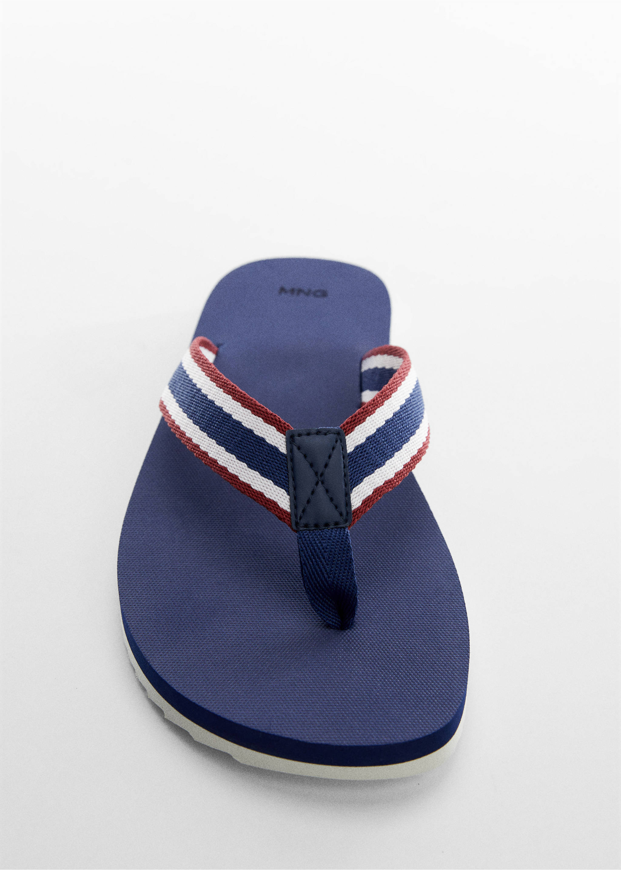 Flip-flops with contrasting colour straps - Details of the article 2, Navy. Ref: 57040672-00.
