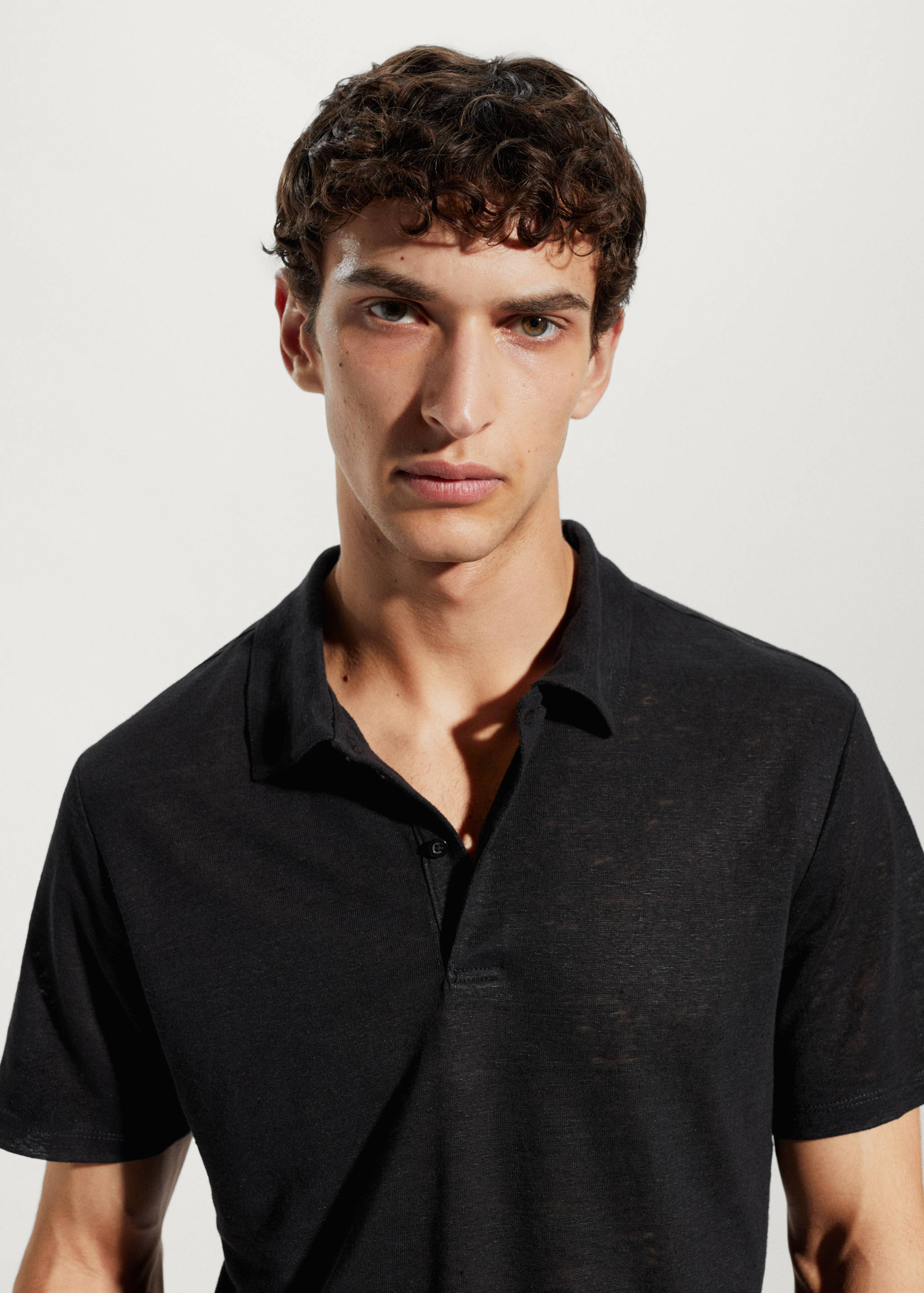 Slim fit 100% linen polo shirt - Details of the article 1