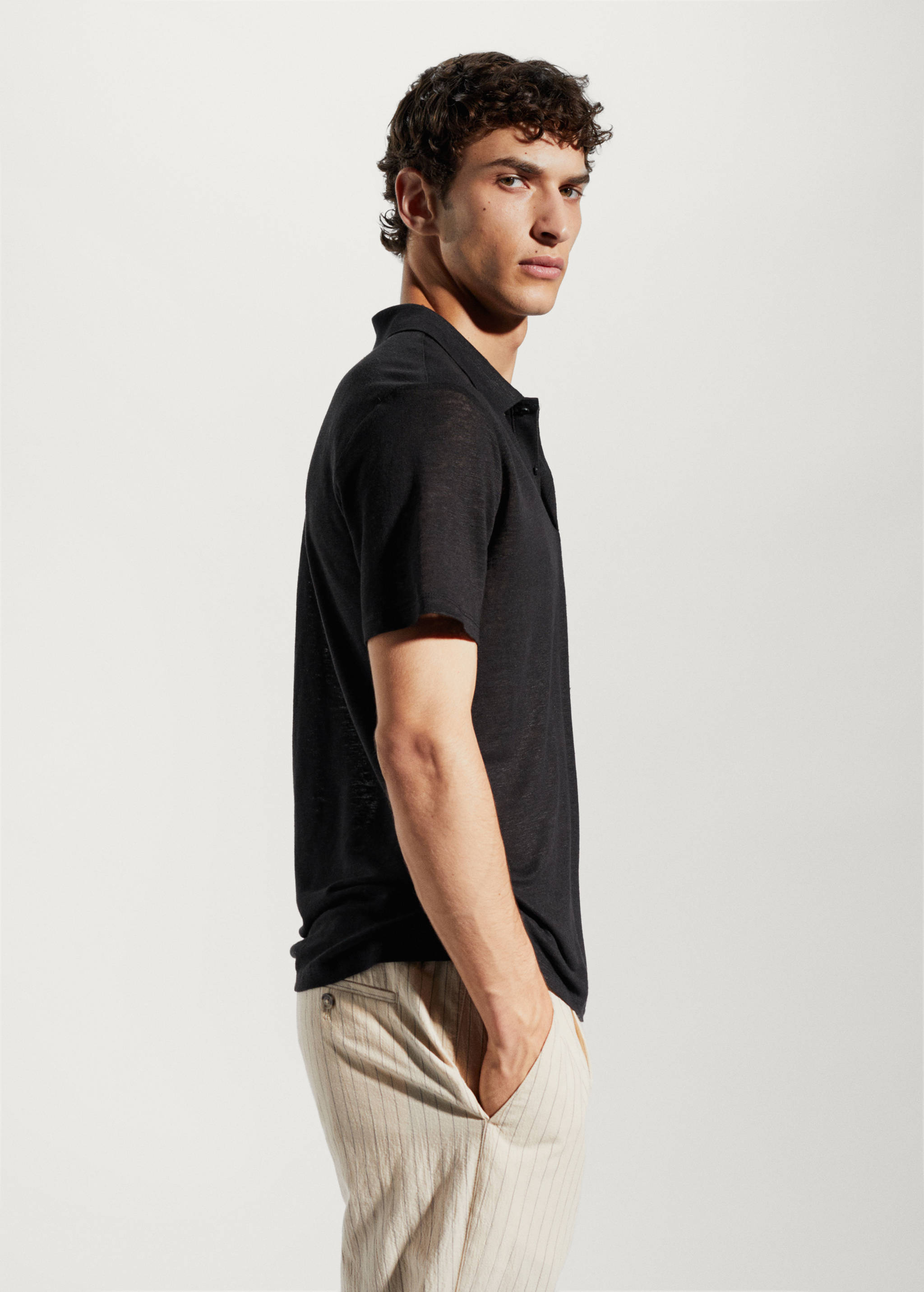 Slim fit 100% linen polo shirt - Details of the article 2