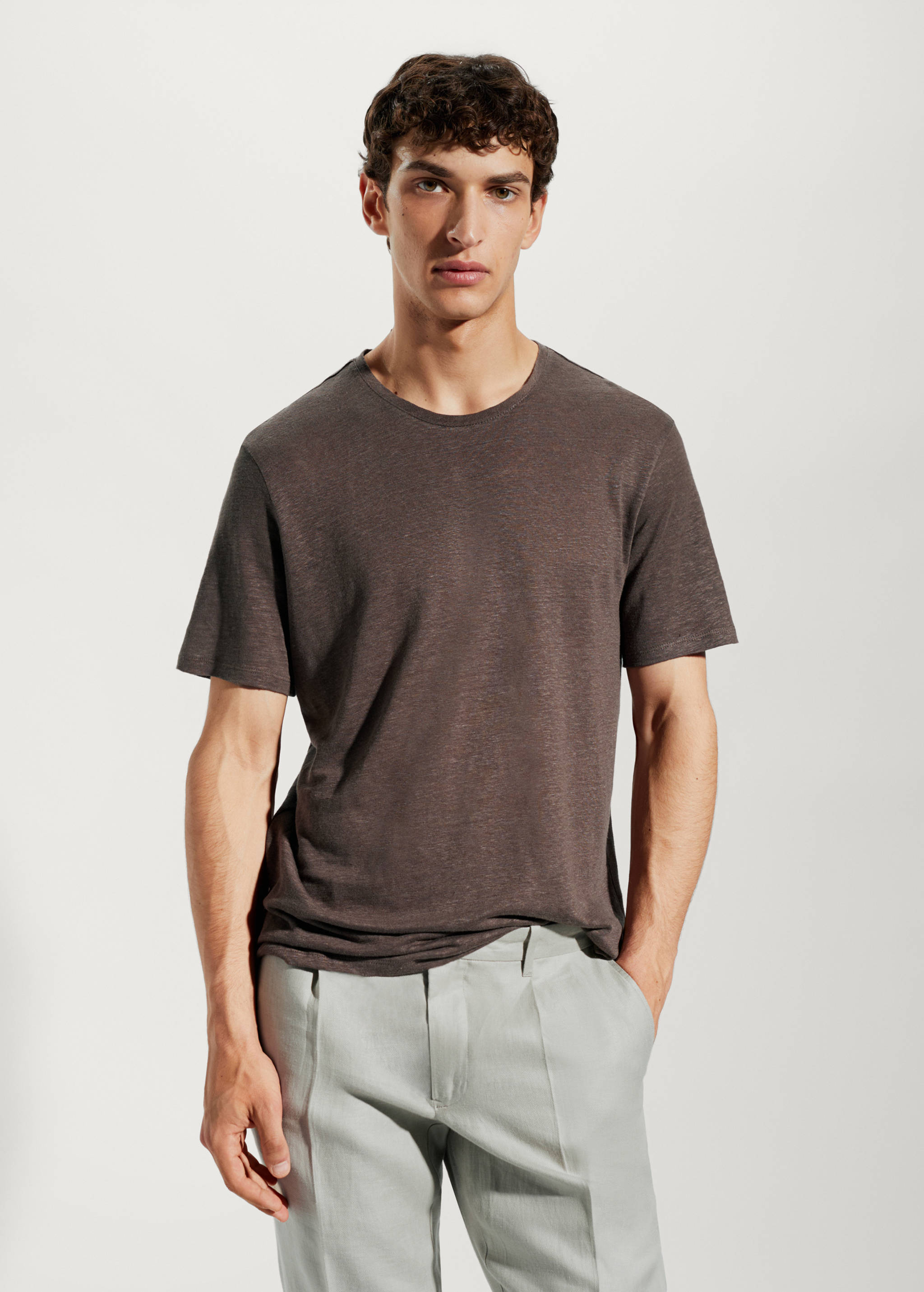 T-shirt slim fit 100 % lin - Plan moyen