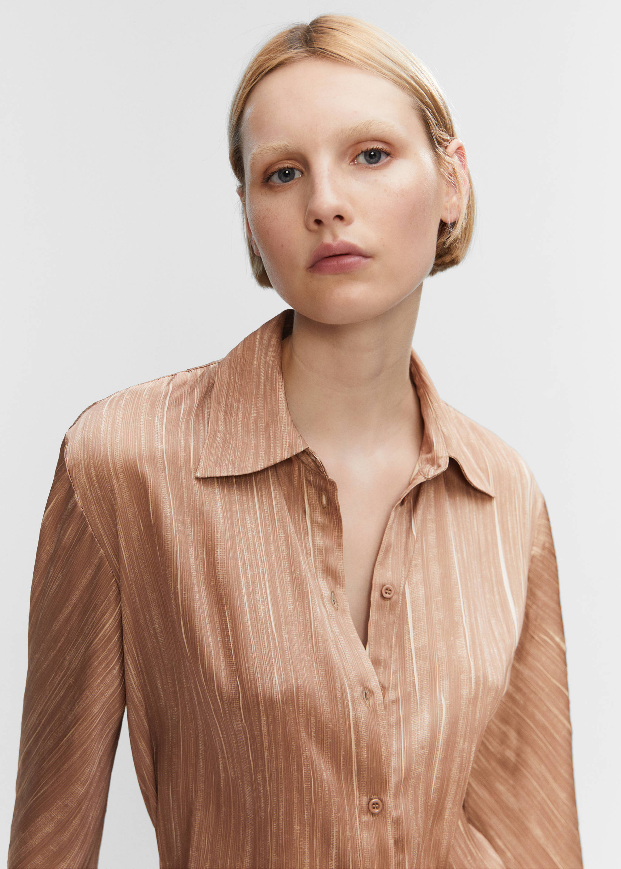 Satin pleated shirt - Details of the article 1