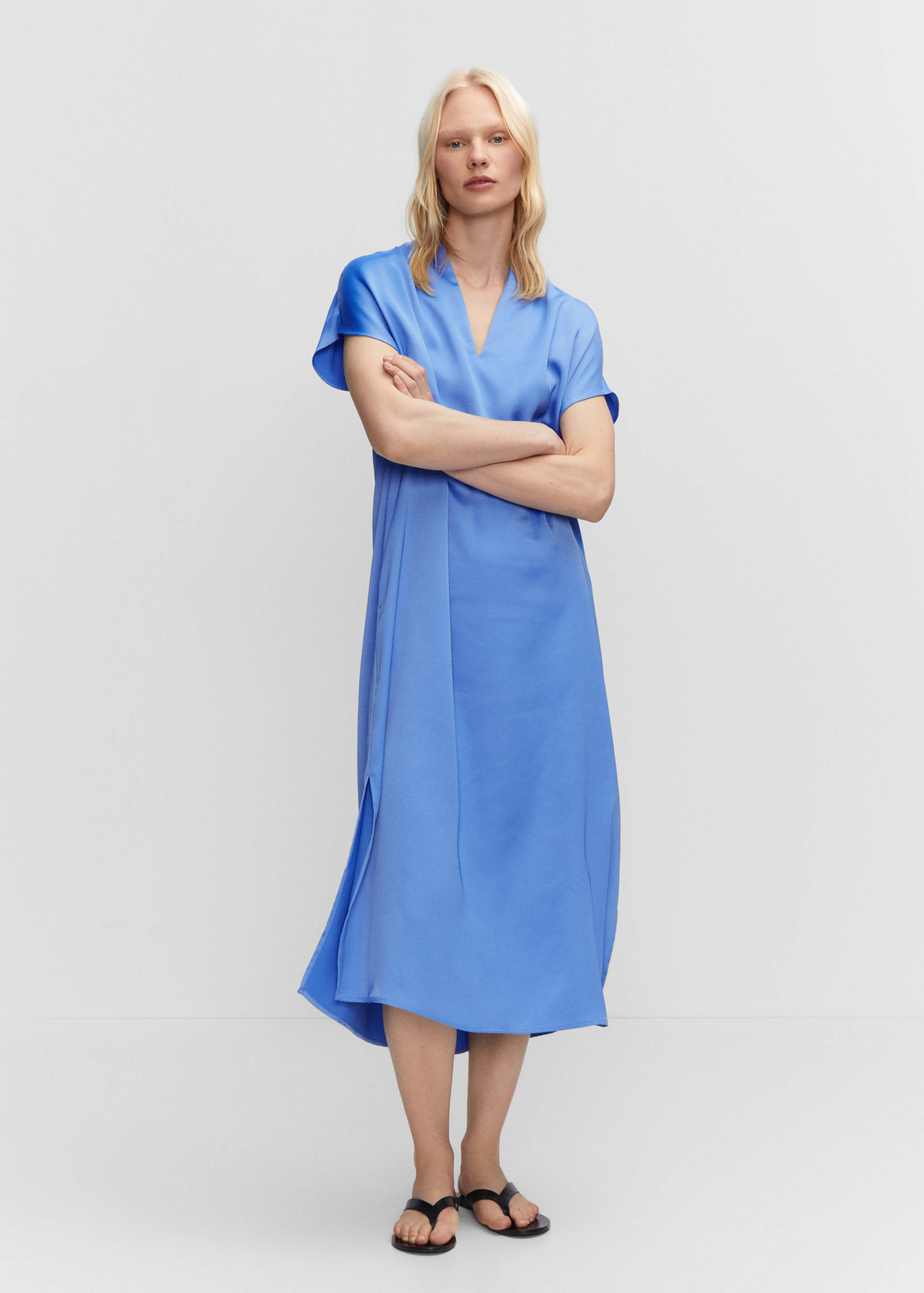 Vestido aberturas laterales - Plano general