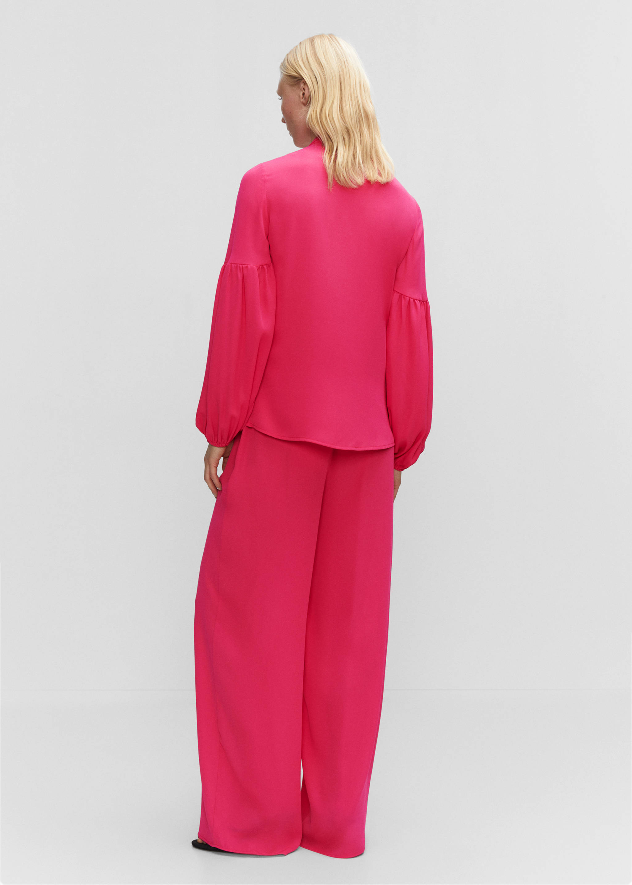 Wide leg trousers with elastic waist - Reverse of the article