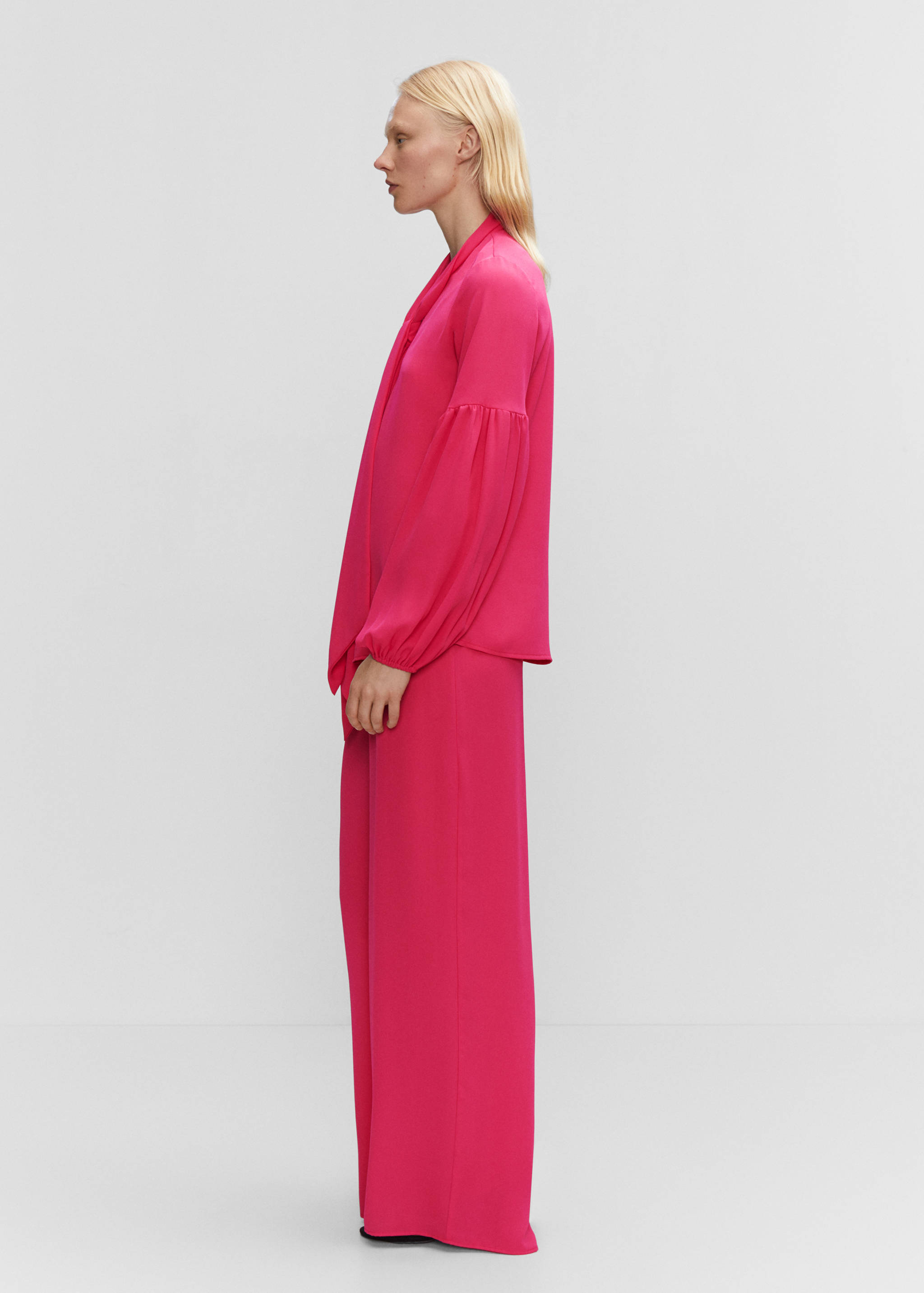 Wide leg trousers with elastic waist - Details of the article 2