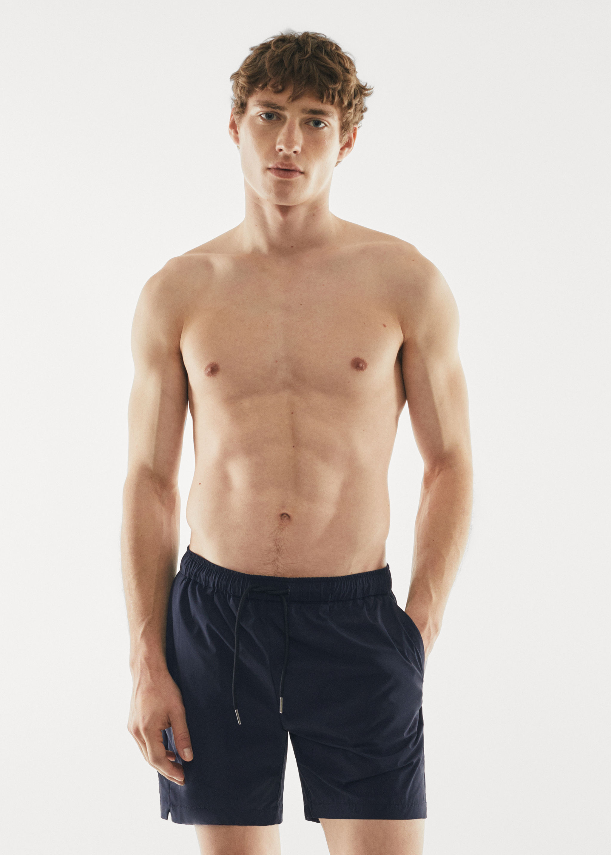 Maillot de bain uni - Plan moyen