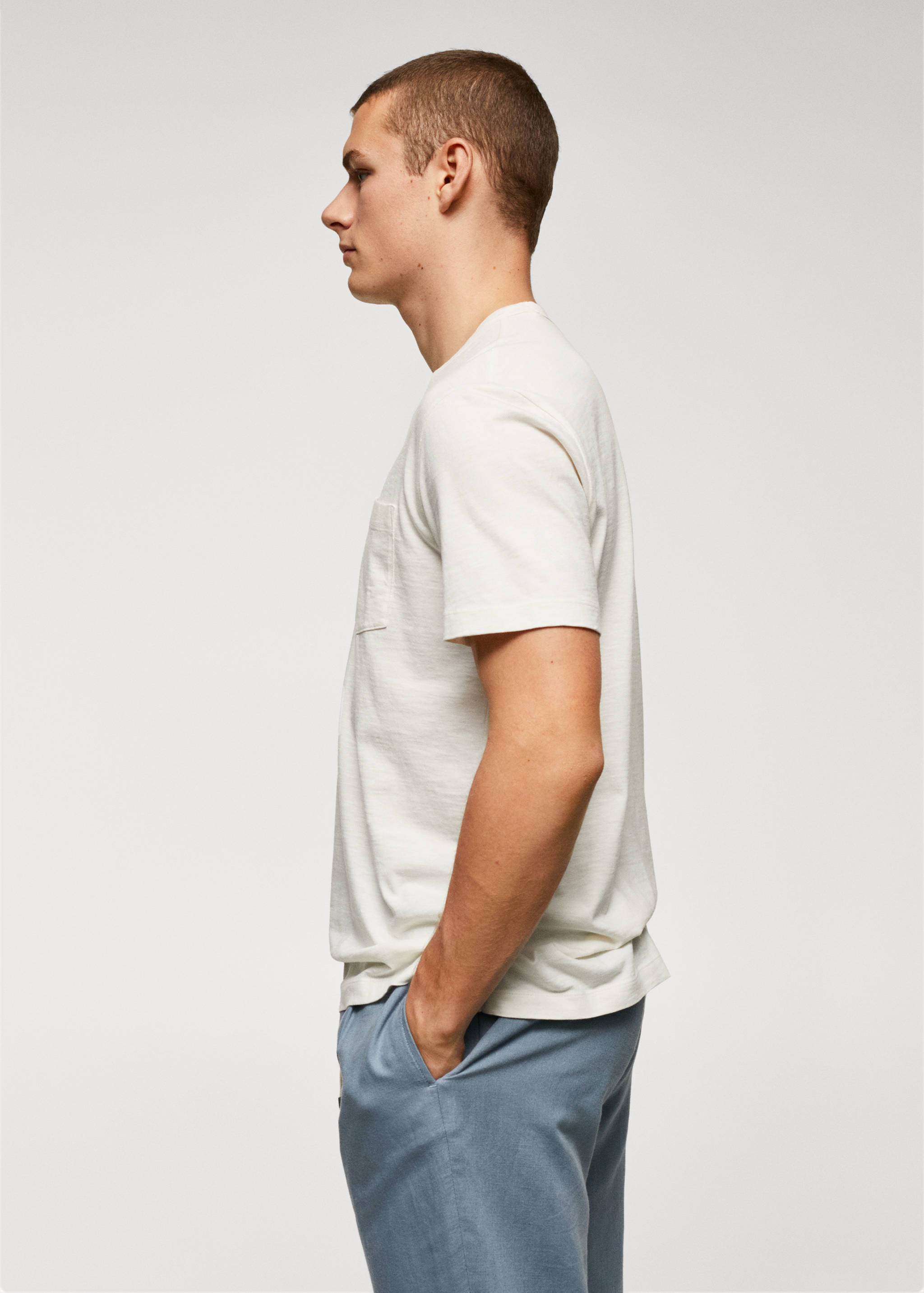 100% cotton t-shirt with pocket - Details of the article 2