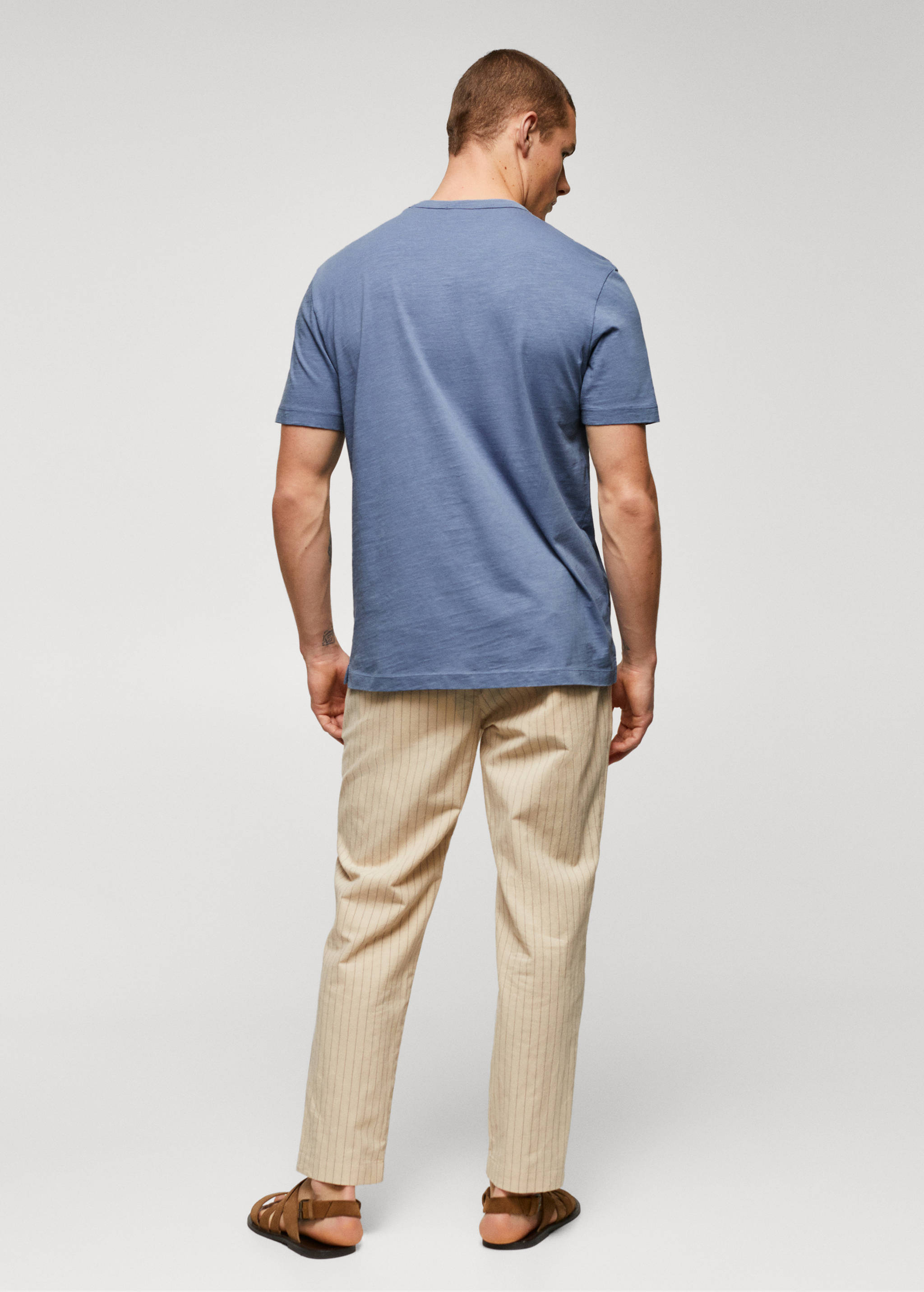 100% cotton t-shirt with pocket - Reverse of the article