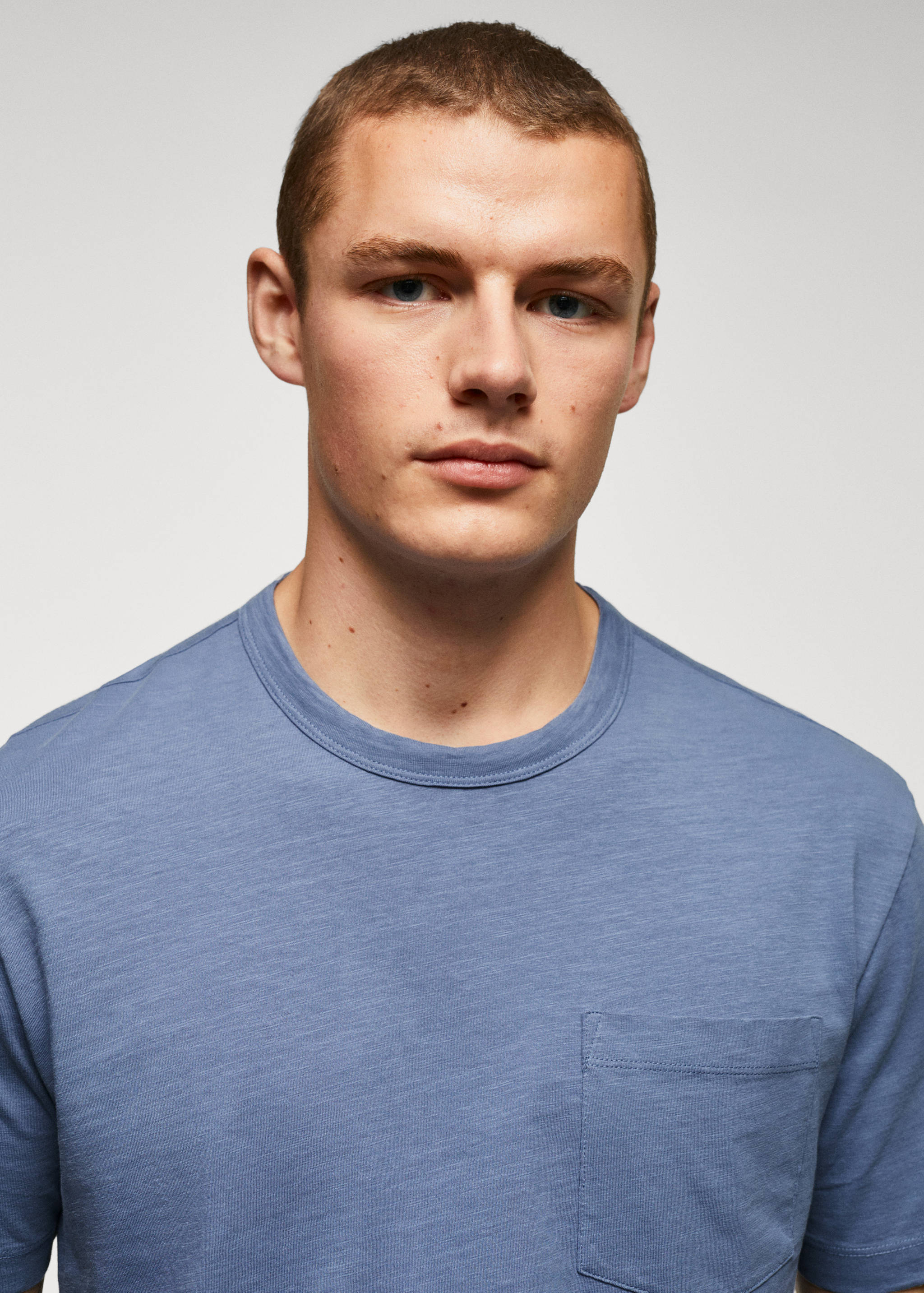 100% cotton t-shirt with pocket - Details of the article 1