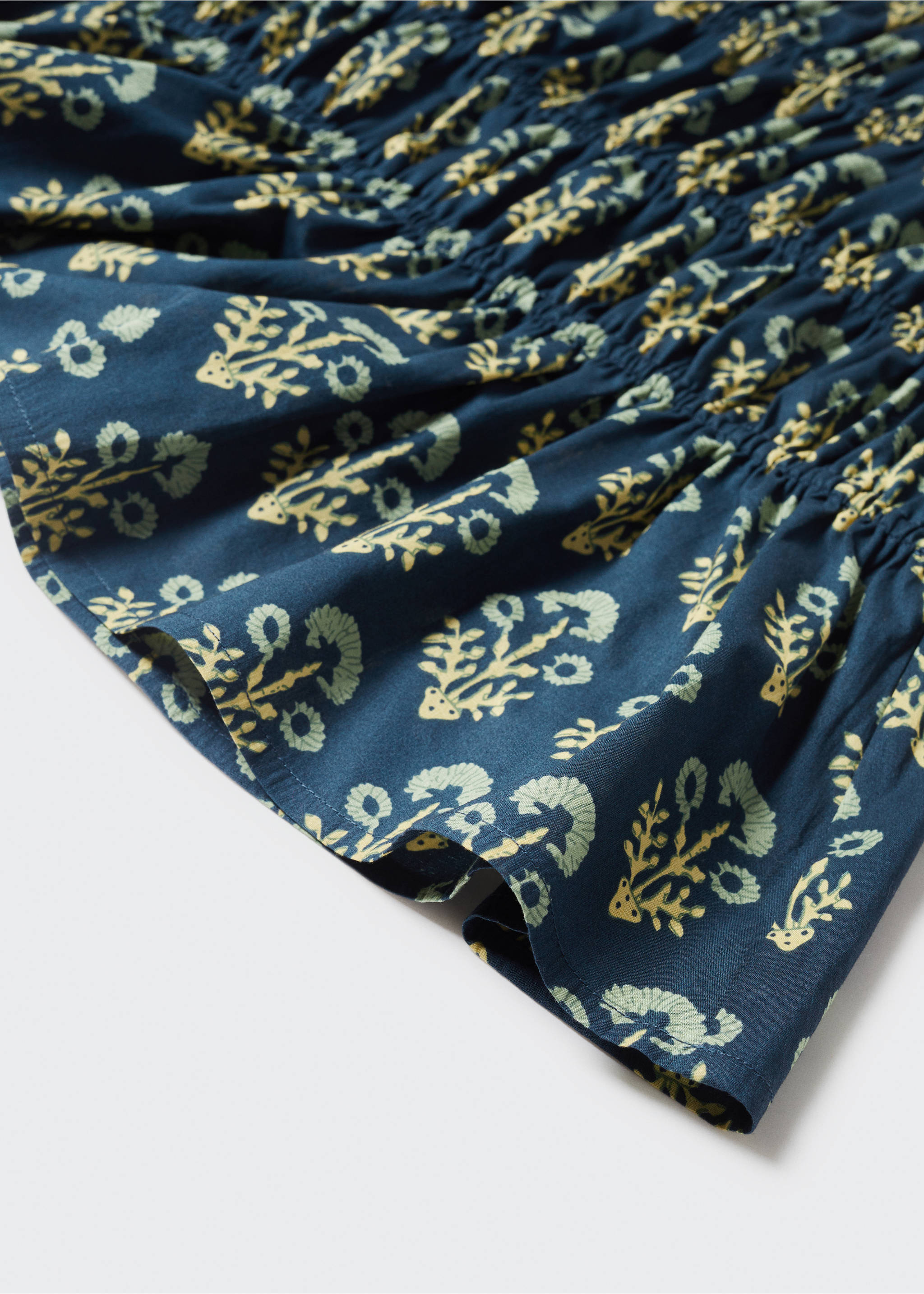 Gathered skirt with ruffle - Details of the article 8, Pastel Green. Ref: 57040808-00.