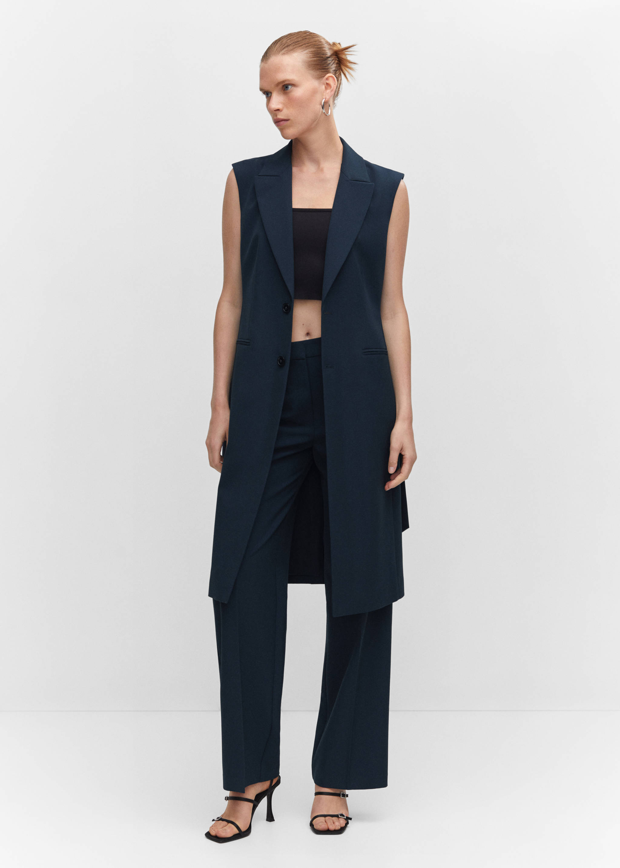 Long gilet with bow - General plane