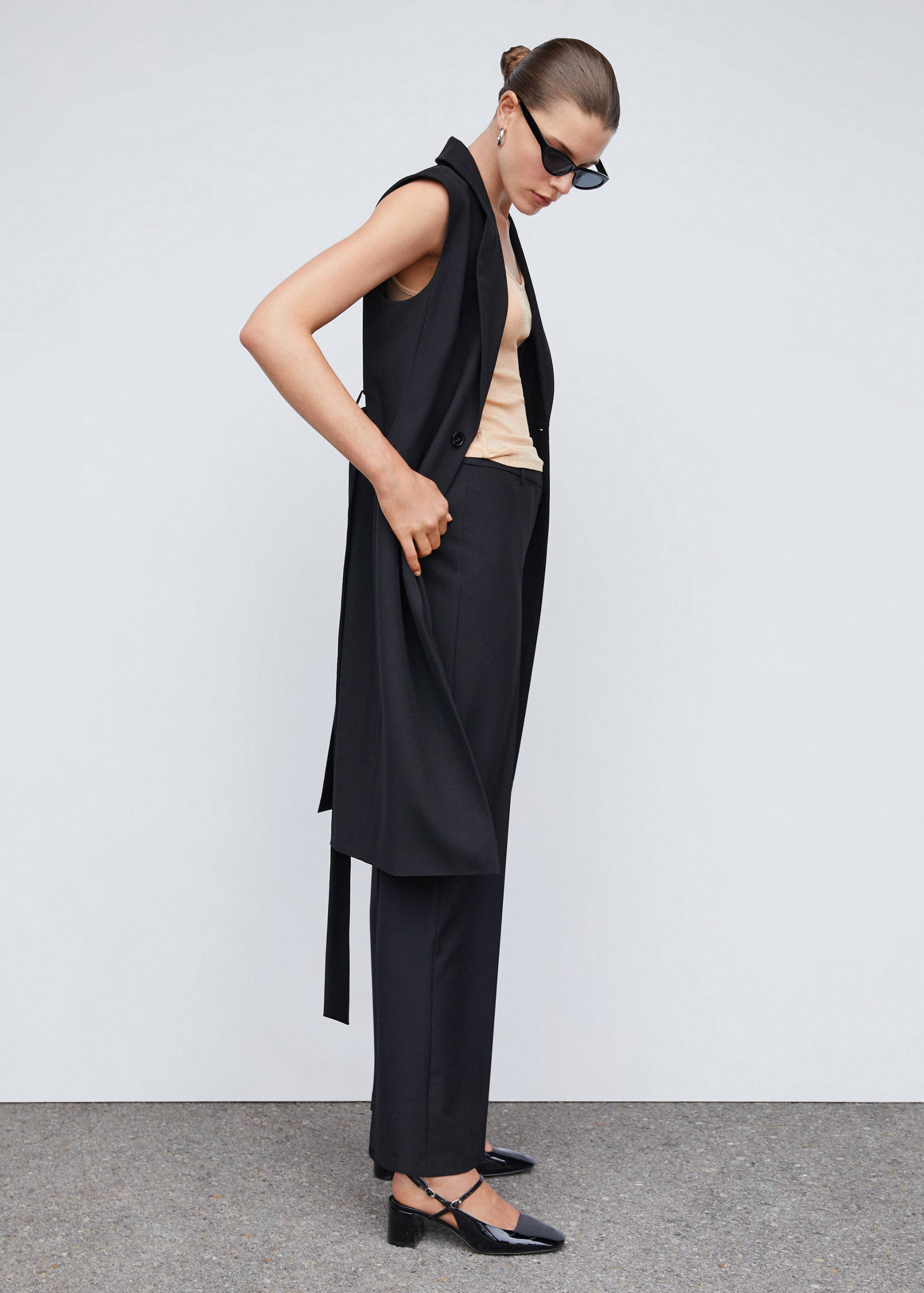 Long gilet with bow - Details of the article 2