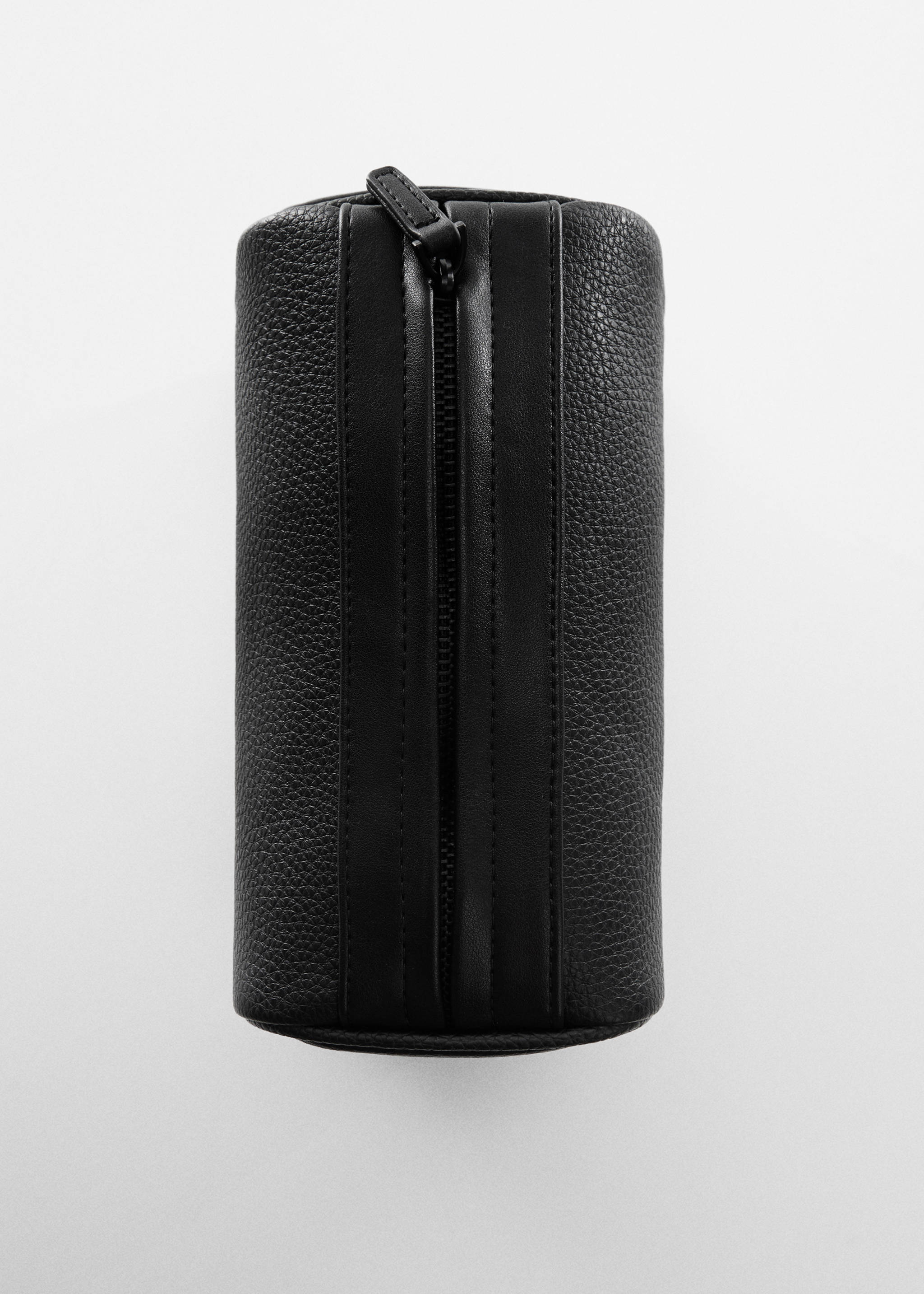 Pebbled faux-leather toiletry bag - Details of the article 2