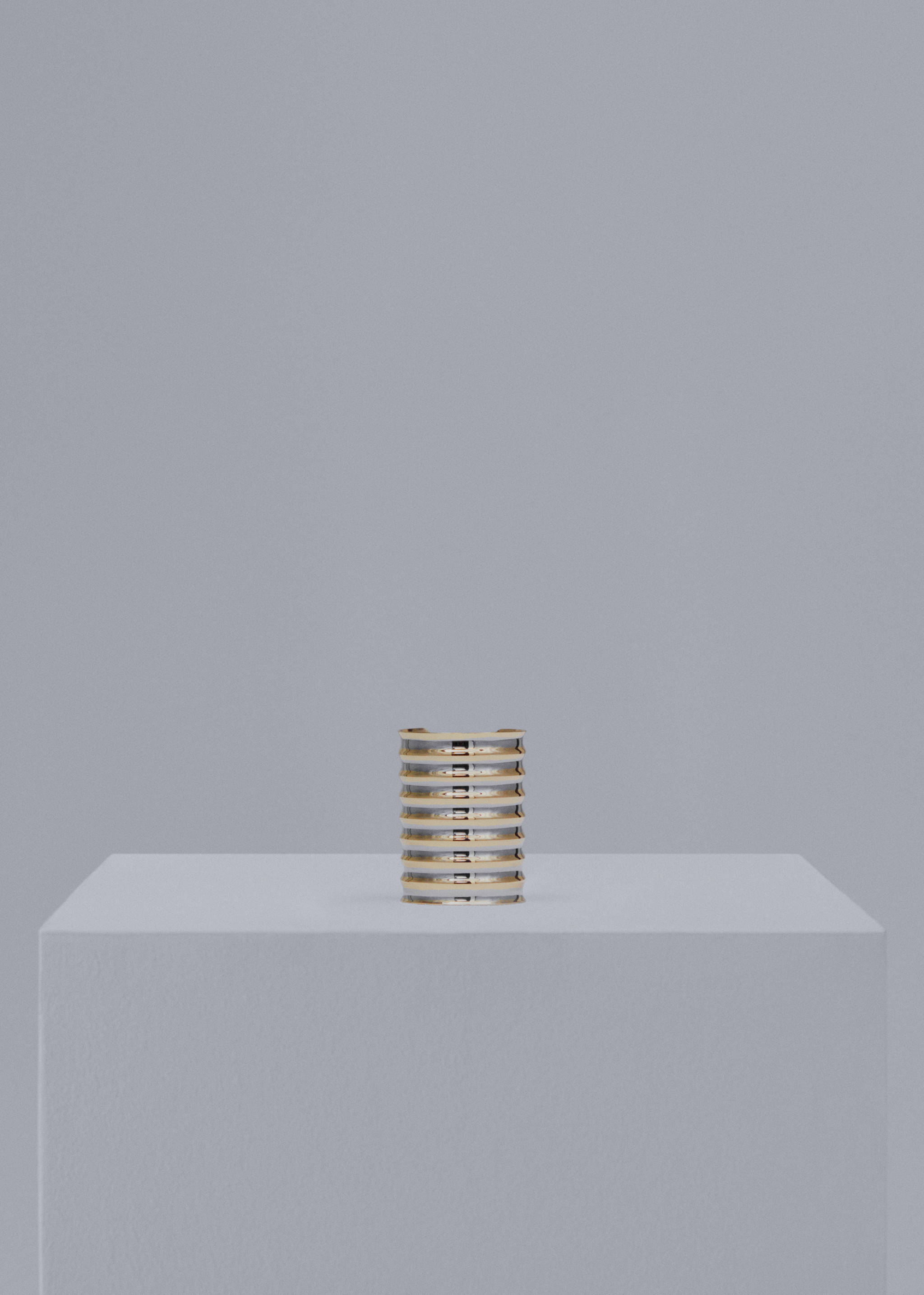 Embossed maxi-bracelet with wavy design - Article without model