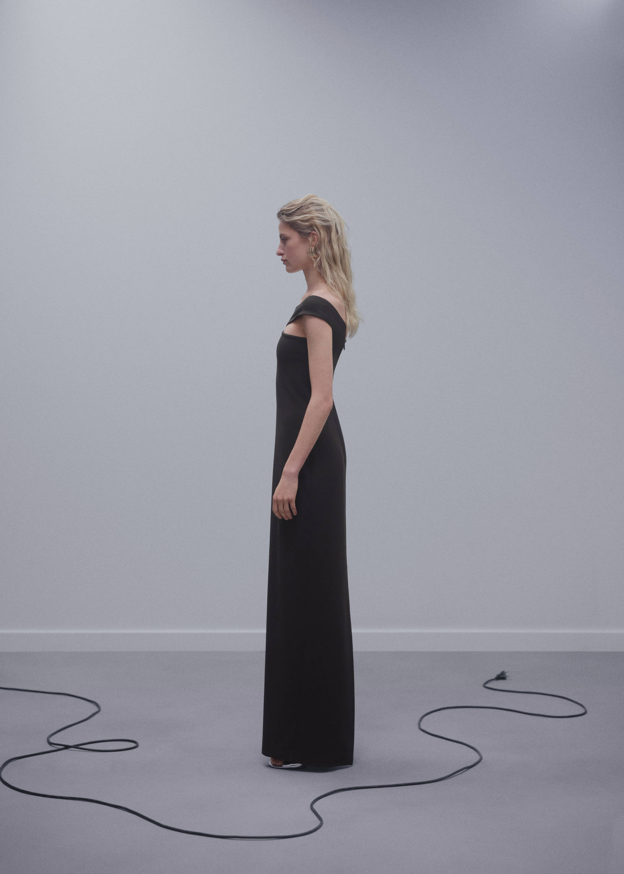 Asymmetric neckline dress - Details of the article 2