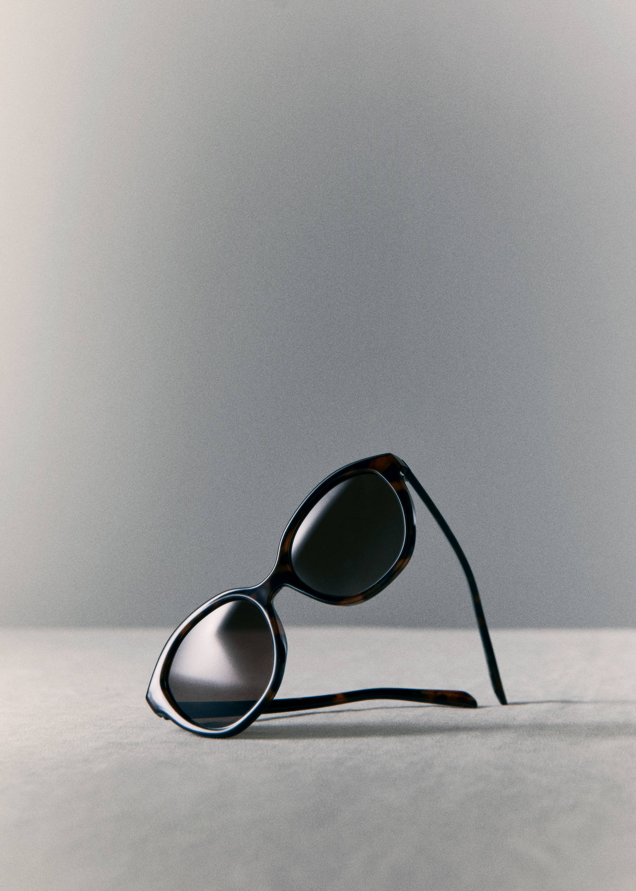 Runde Sonnenbrille in Schildplatt-Optik - Detail des Artikels 9