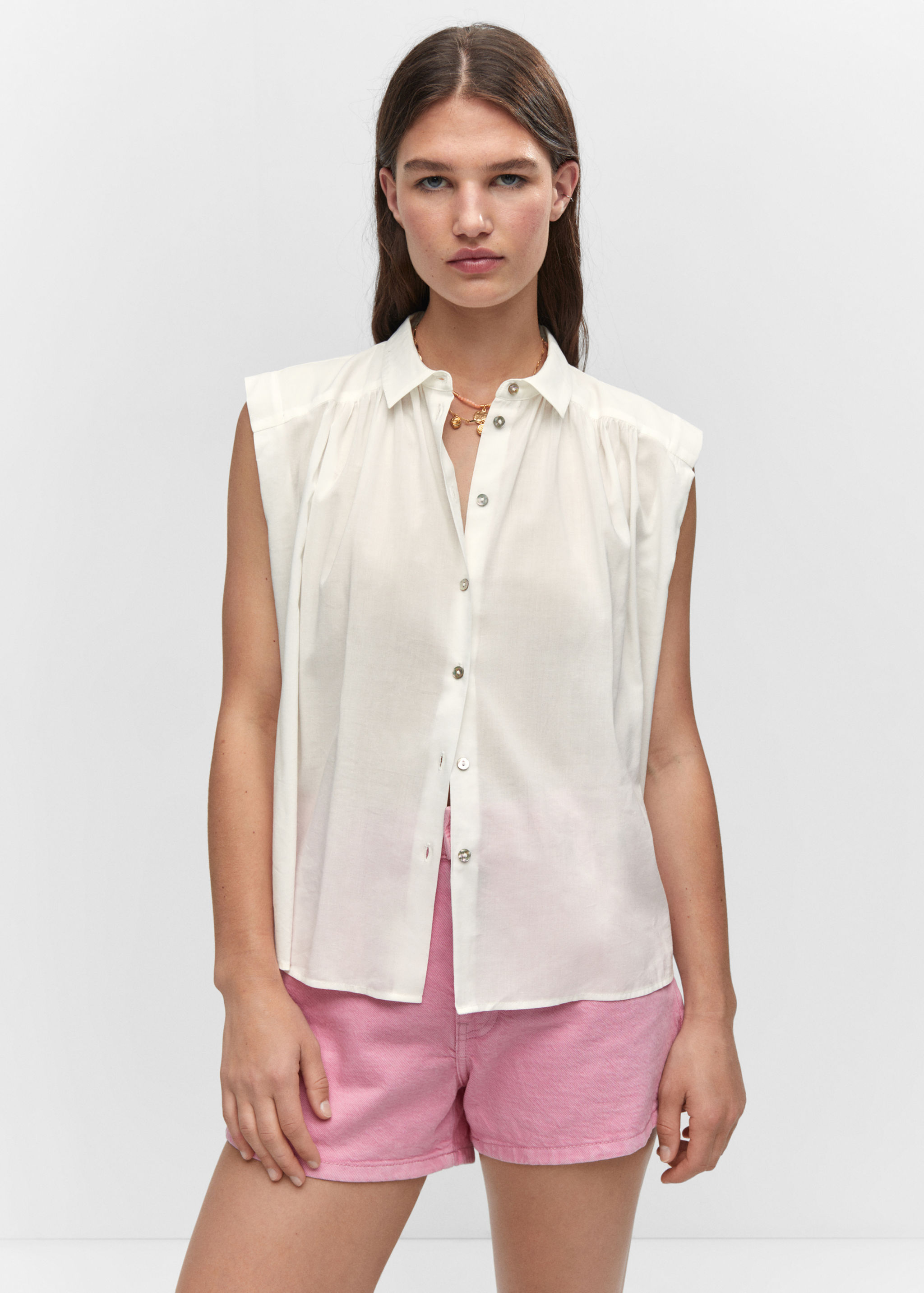 Chemise sans manches boutons - Plan moyen