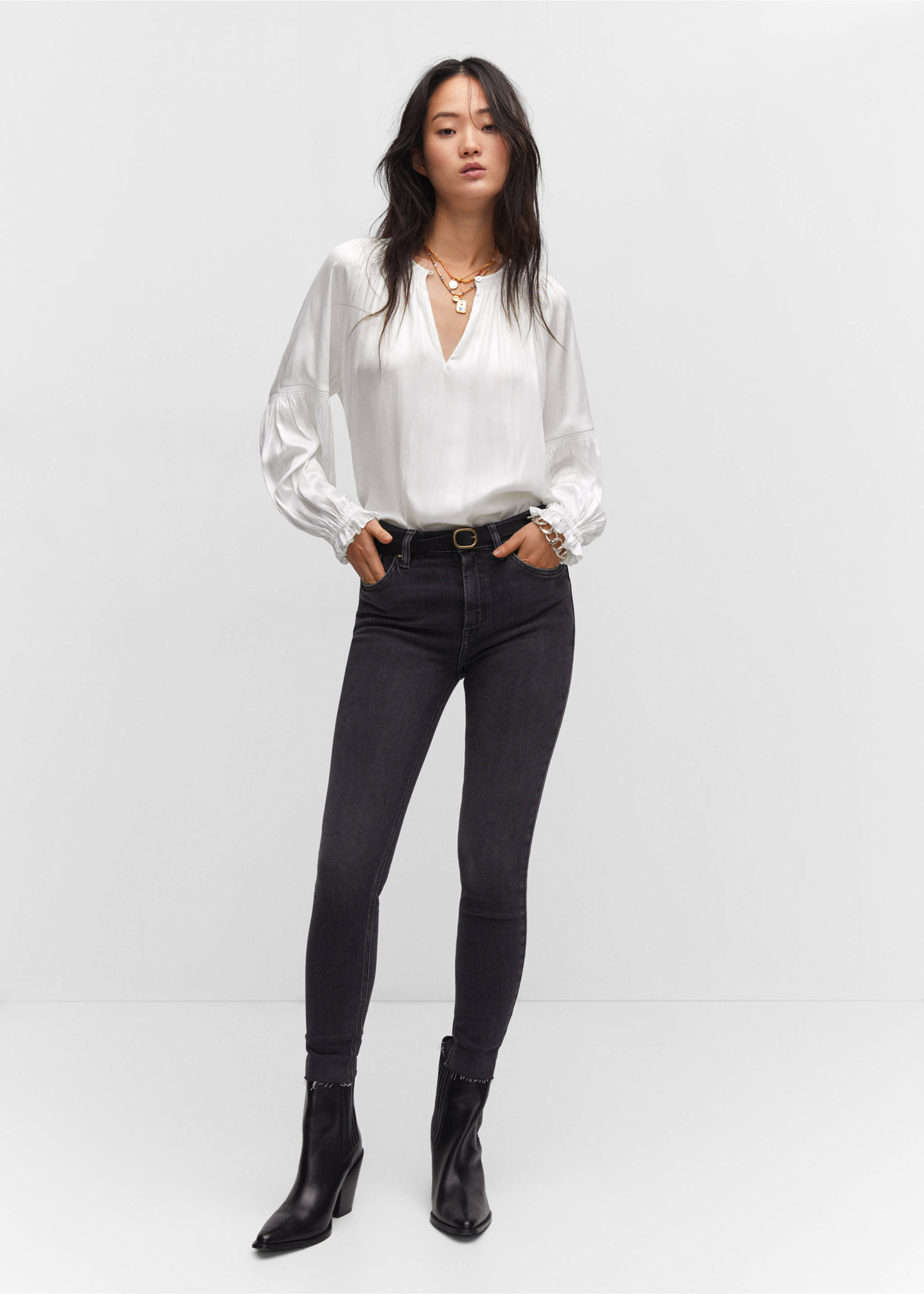 Pleated blouse with button - General plane, Off White. Ref: 57043807-00.