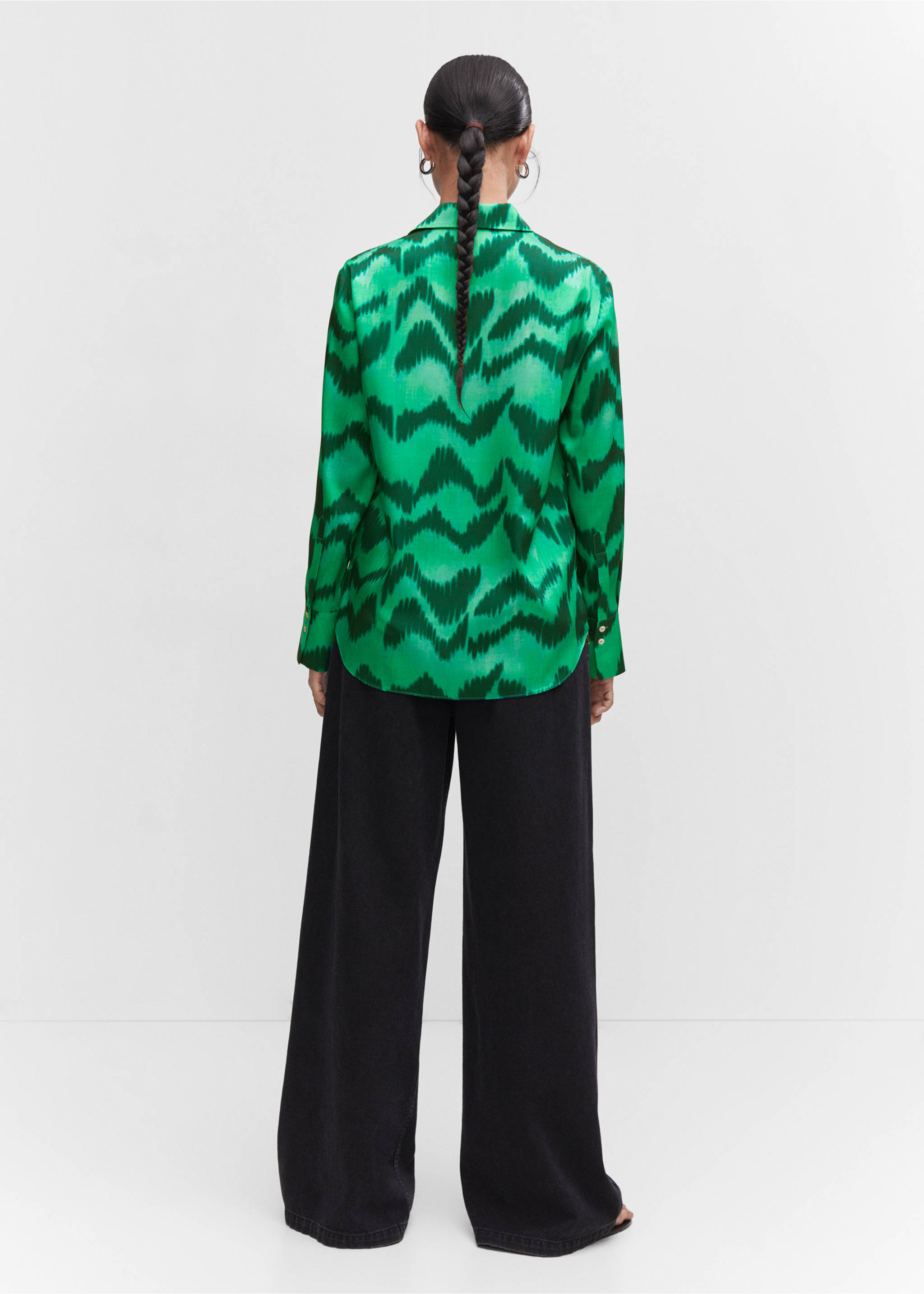 Chemise satinée imprimée - Verso de l’article, Vert. Ref: 57043822-00.