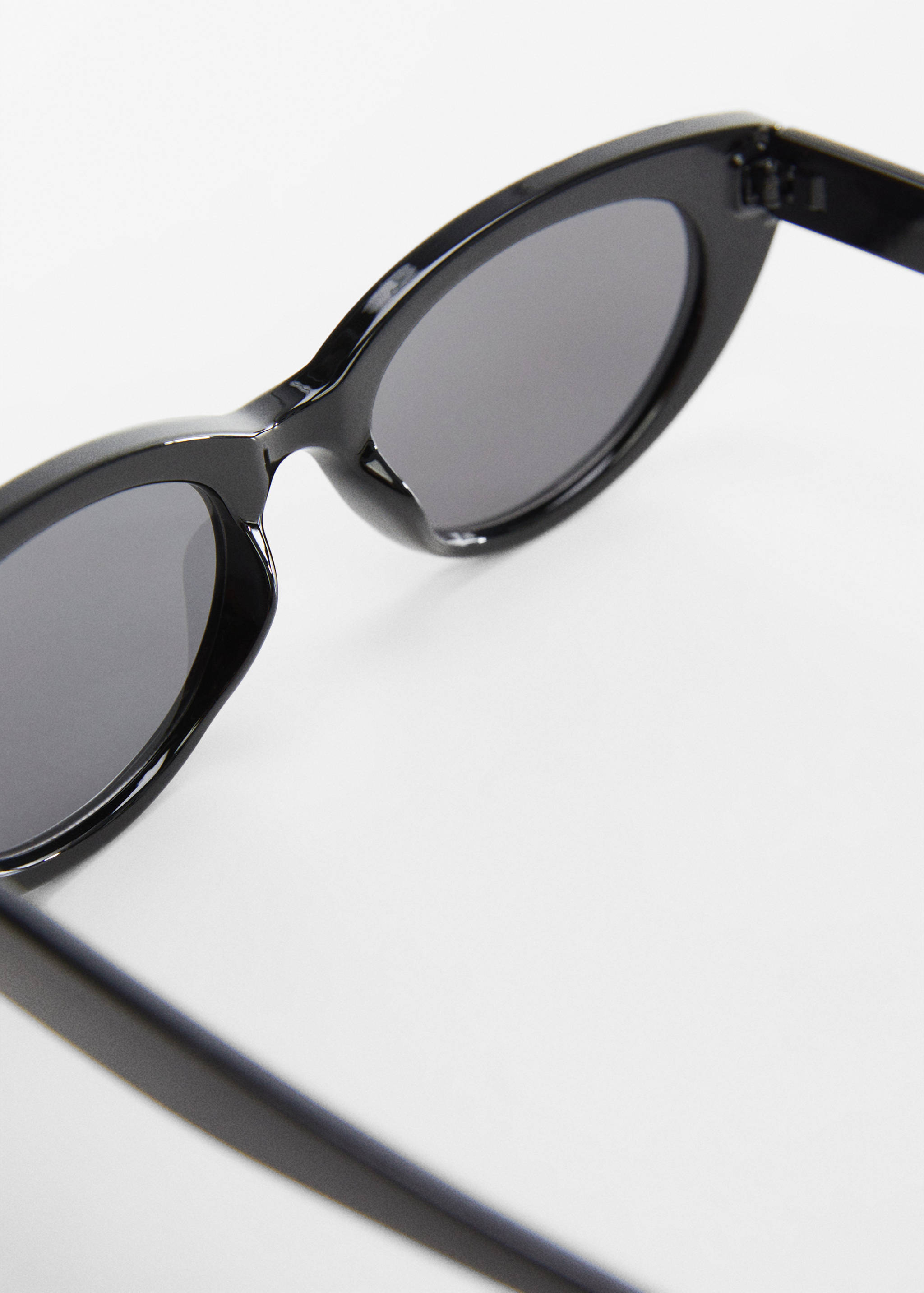 Retro sunglasses - Details of the article 1