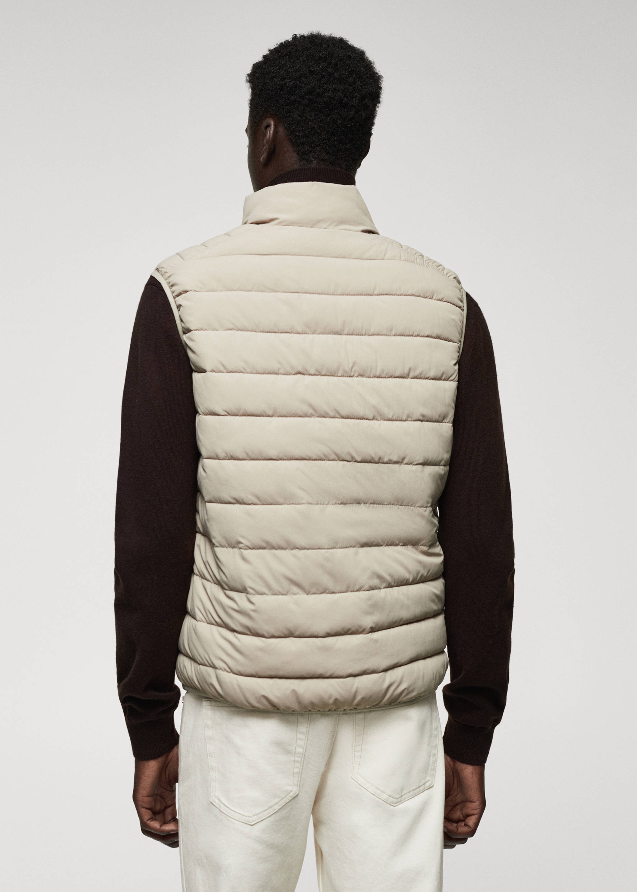 Ultra-light padded water-repellent waistcoat - Reverse of the article