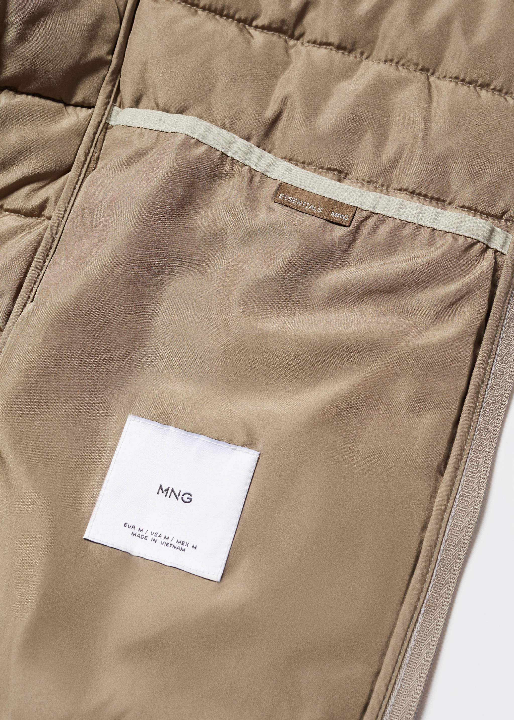 Ultra-light padded water-repellent waistcoat - Details of the article 8