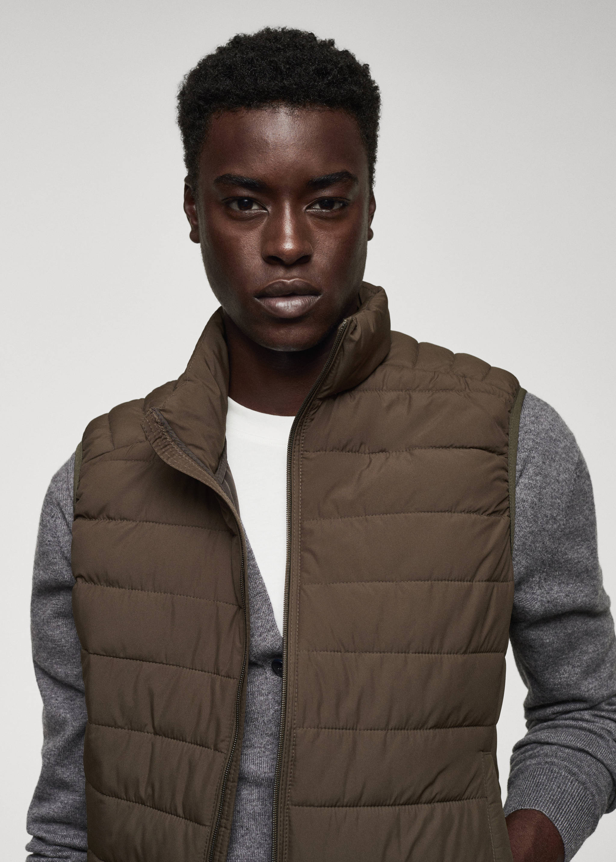 Ultra-light padded water-repellent waistcoat - Details of the article 1