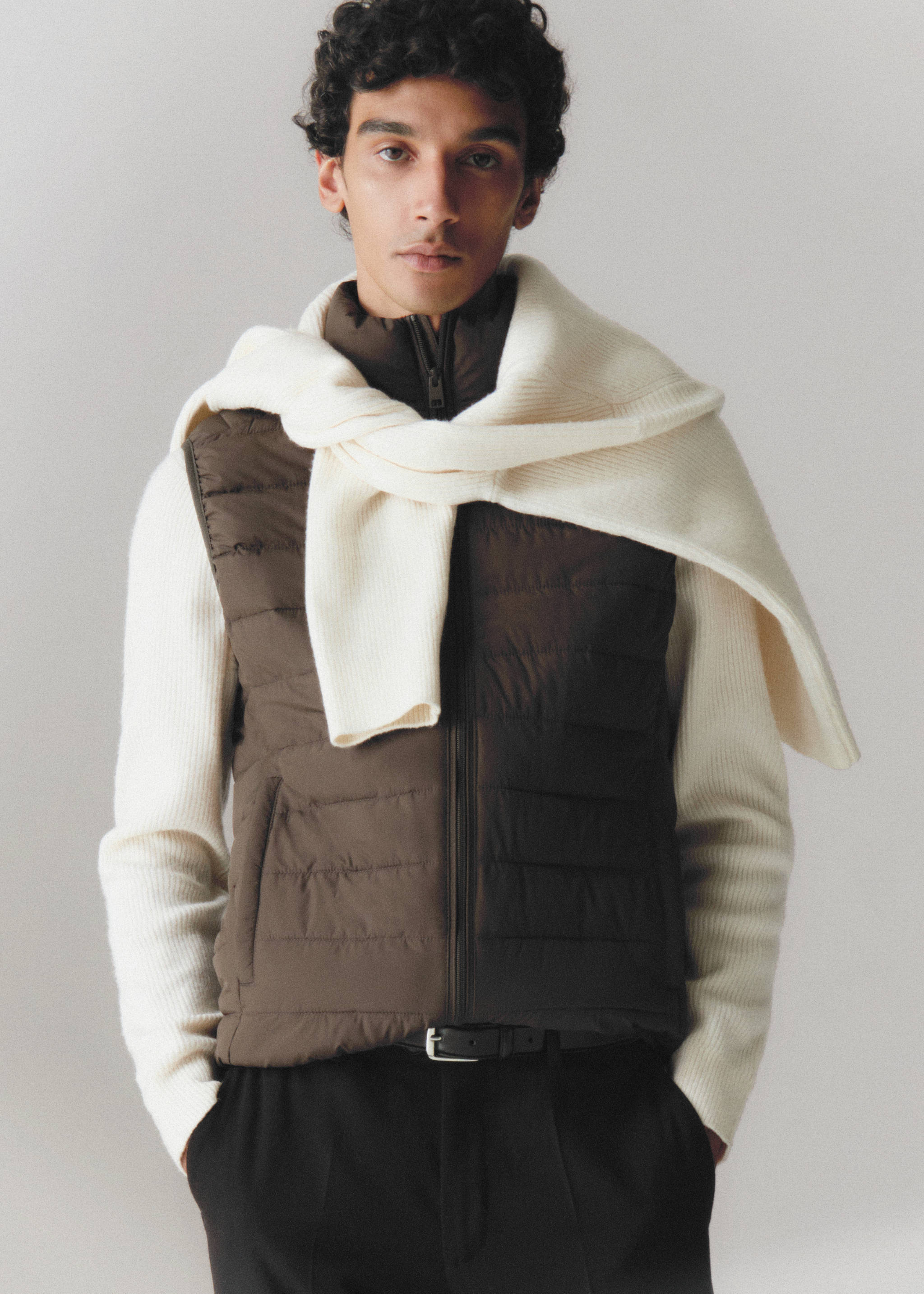 Ultra-light padded water-repellent waistcoat - Details of the article 5