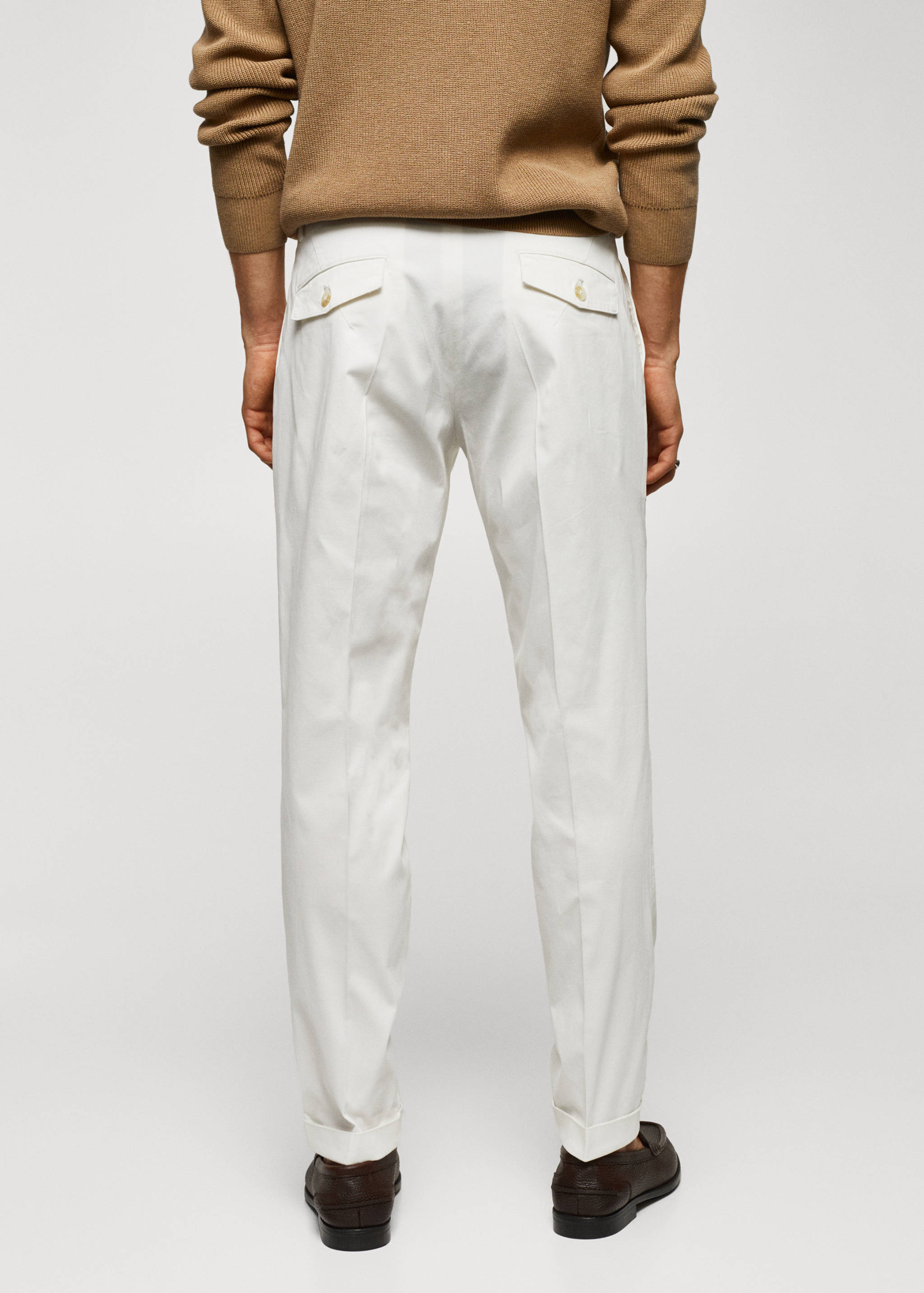 Slim Fit-Bundfaltenhose aus Baumwolle - Rückseite des Artikels