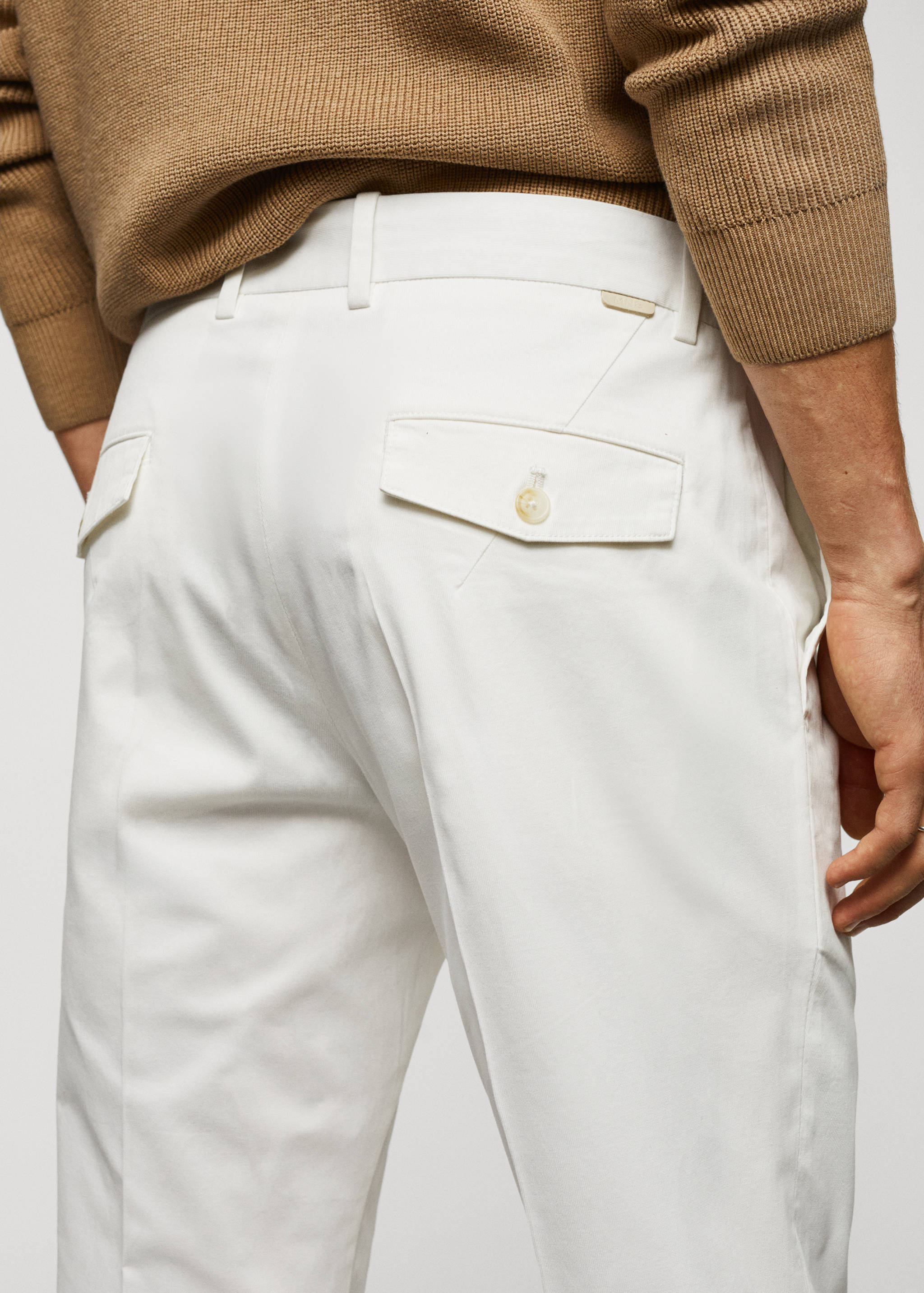 Slim Fit-Bundfaltenhose aus Baumwolle - Detail des Artikels 4