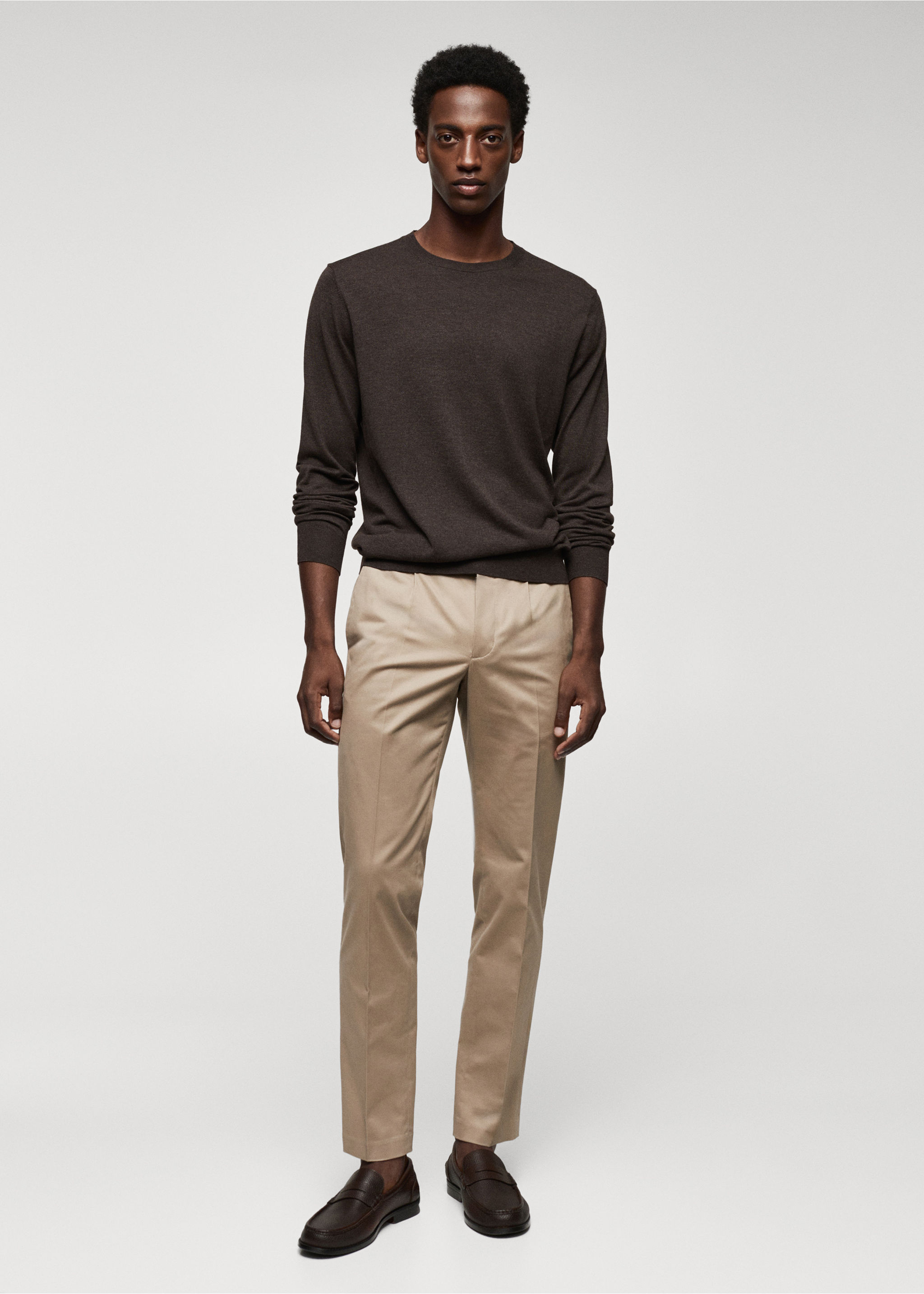 Slim-fit pleated cotton chinos - General plane