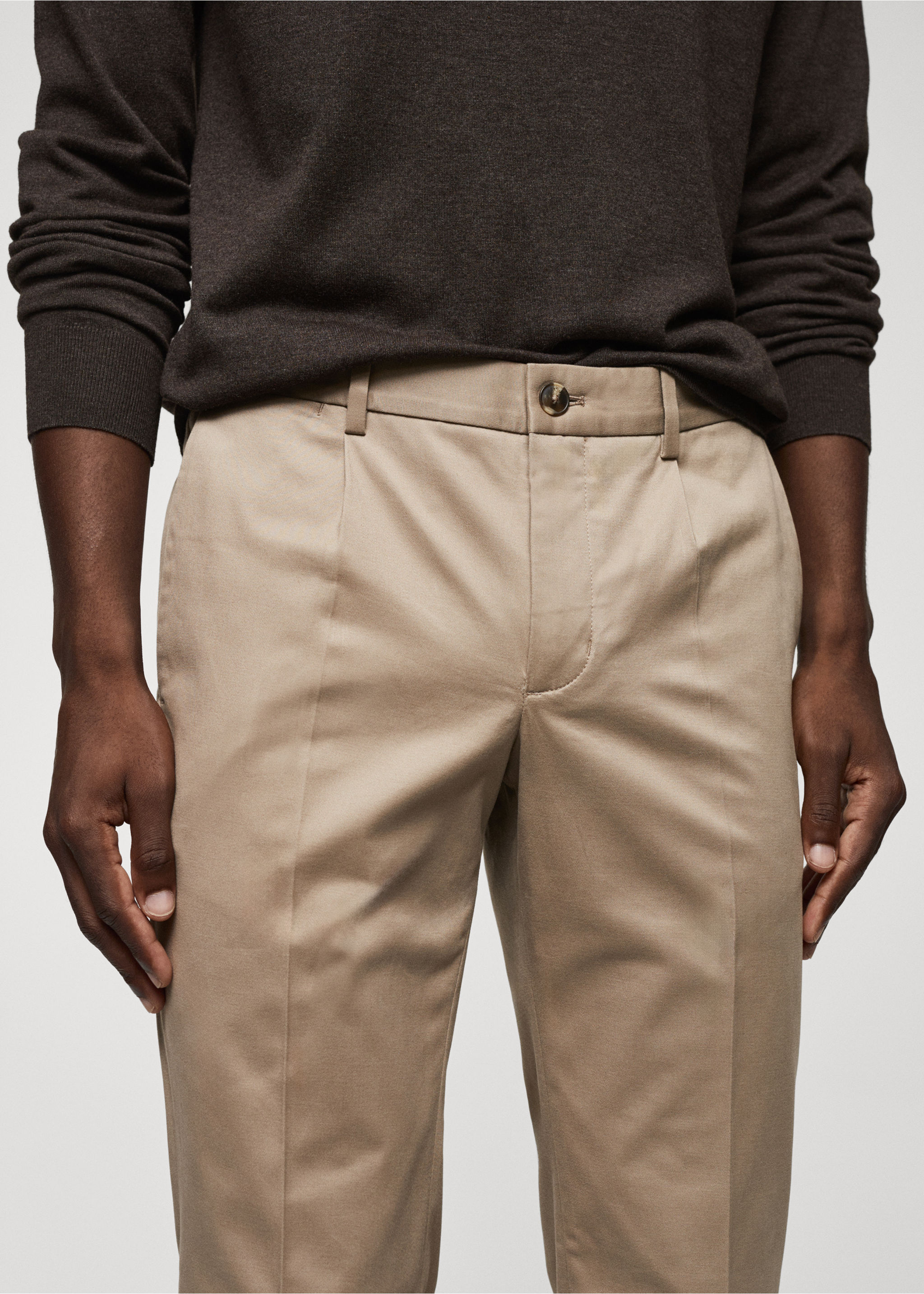 Slim-fit pleated cotton chinos - Details of the article 1