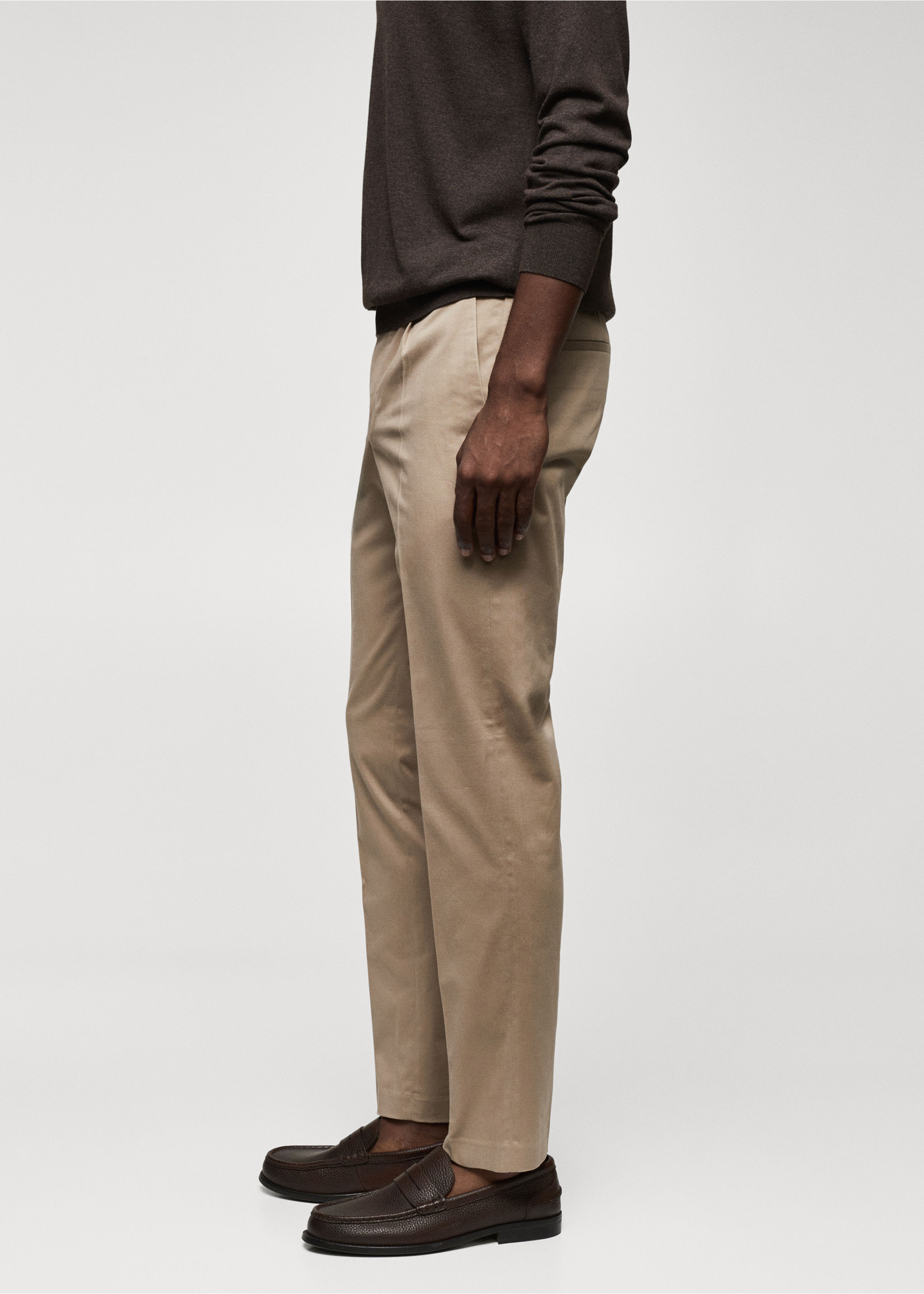 Slim-fit pleated cotton chinos - Details of the article 2