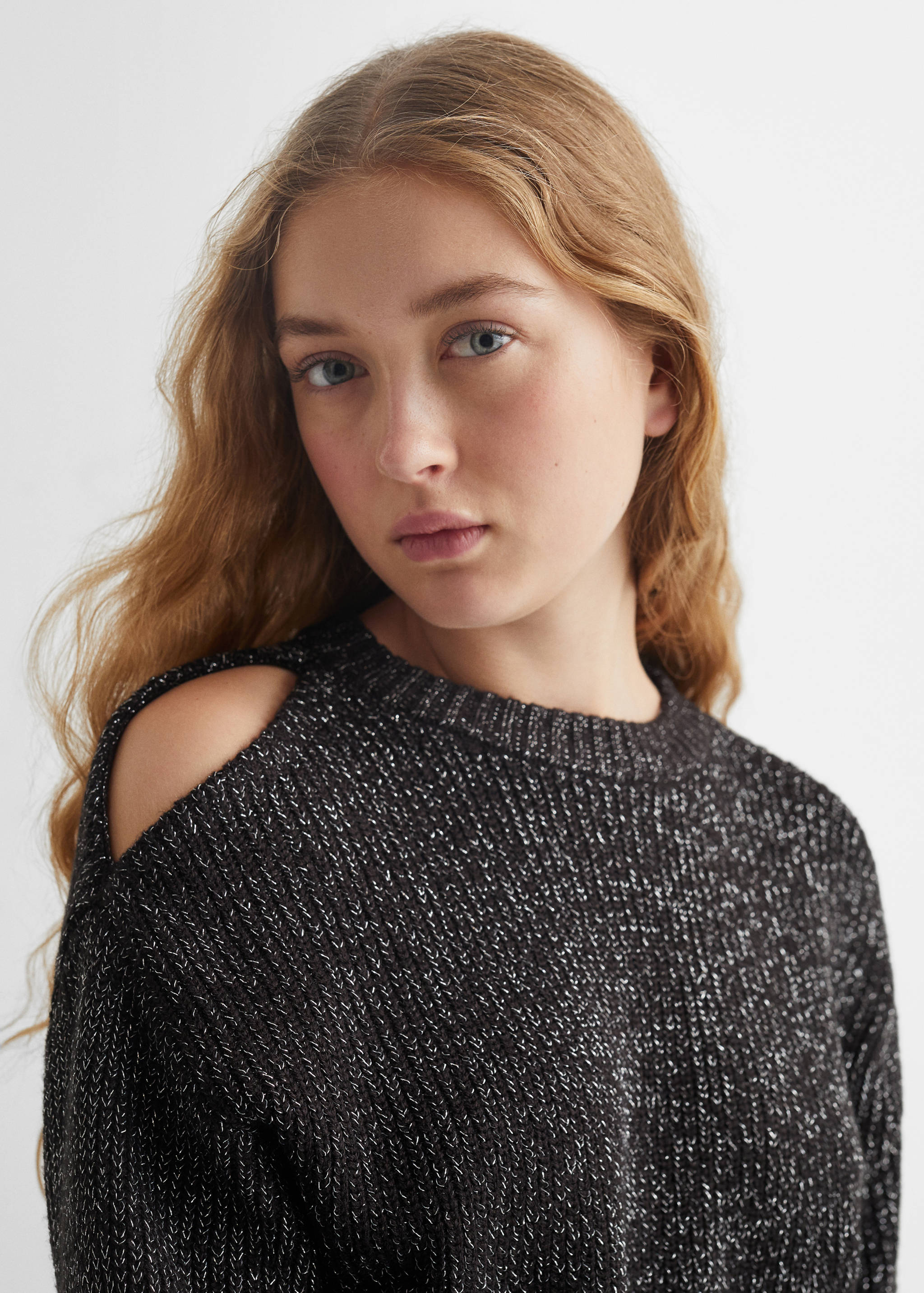 Gloss-effect knitted sweater - Details of the article 1