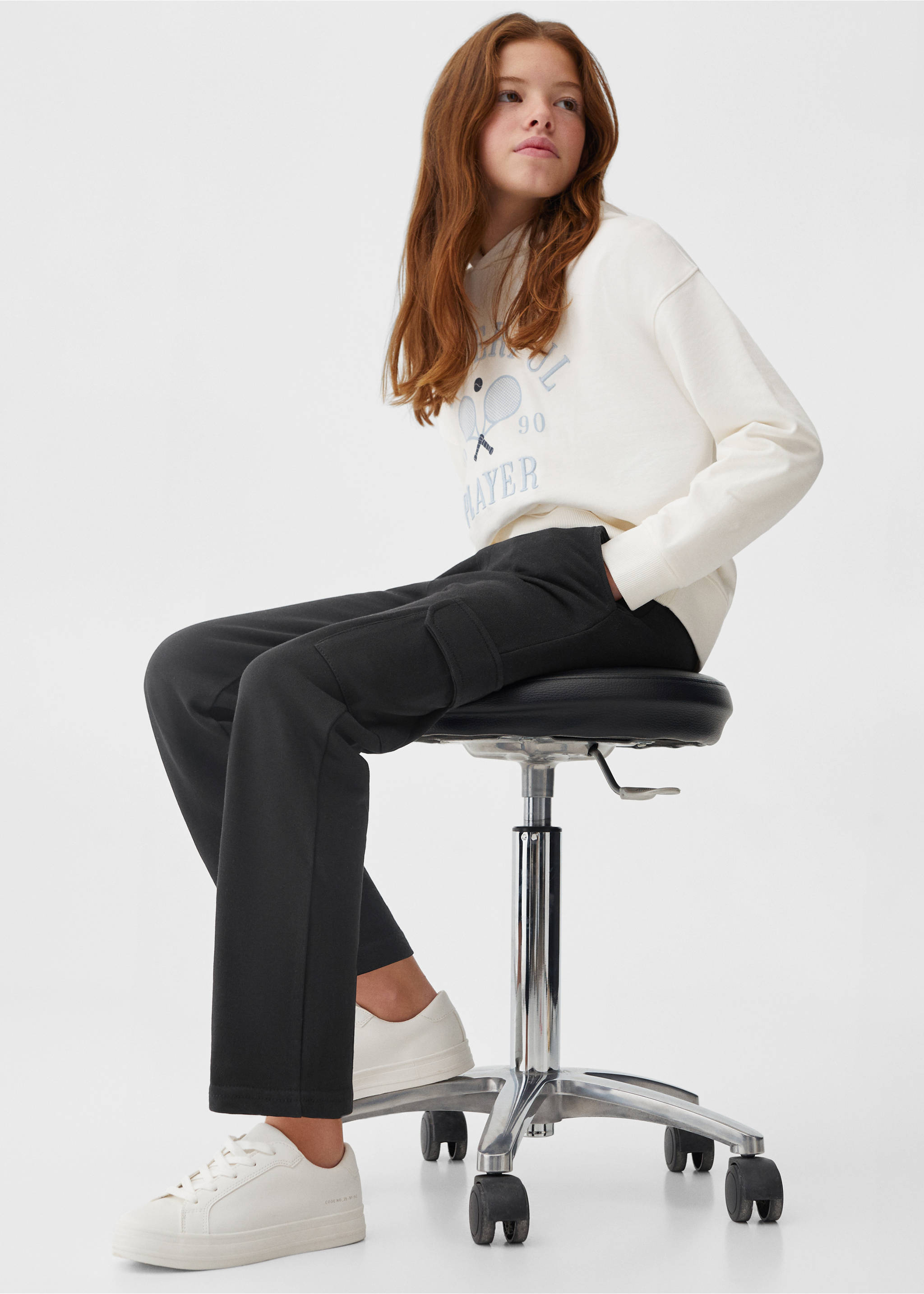 Cargo jogger trousers - Details of the article 2, Black. Ref: 57044402-00.